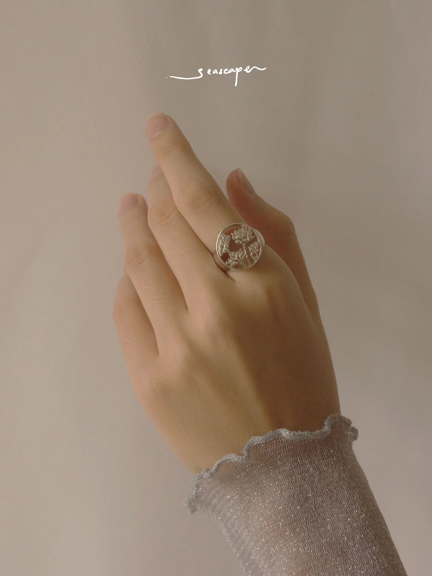 3 LOTUSES Signet Ring // GABI EXCLUSIVE - Image 5