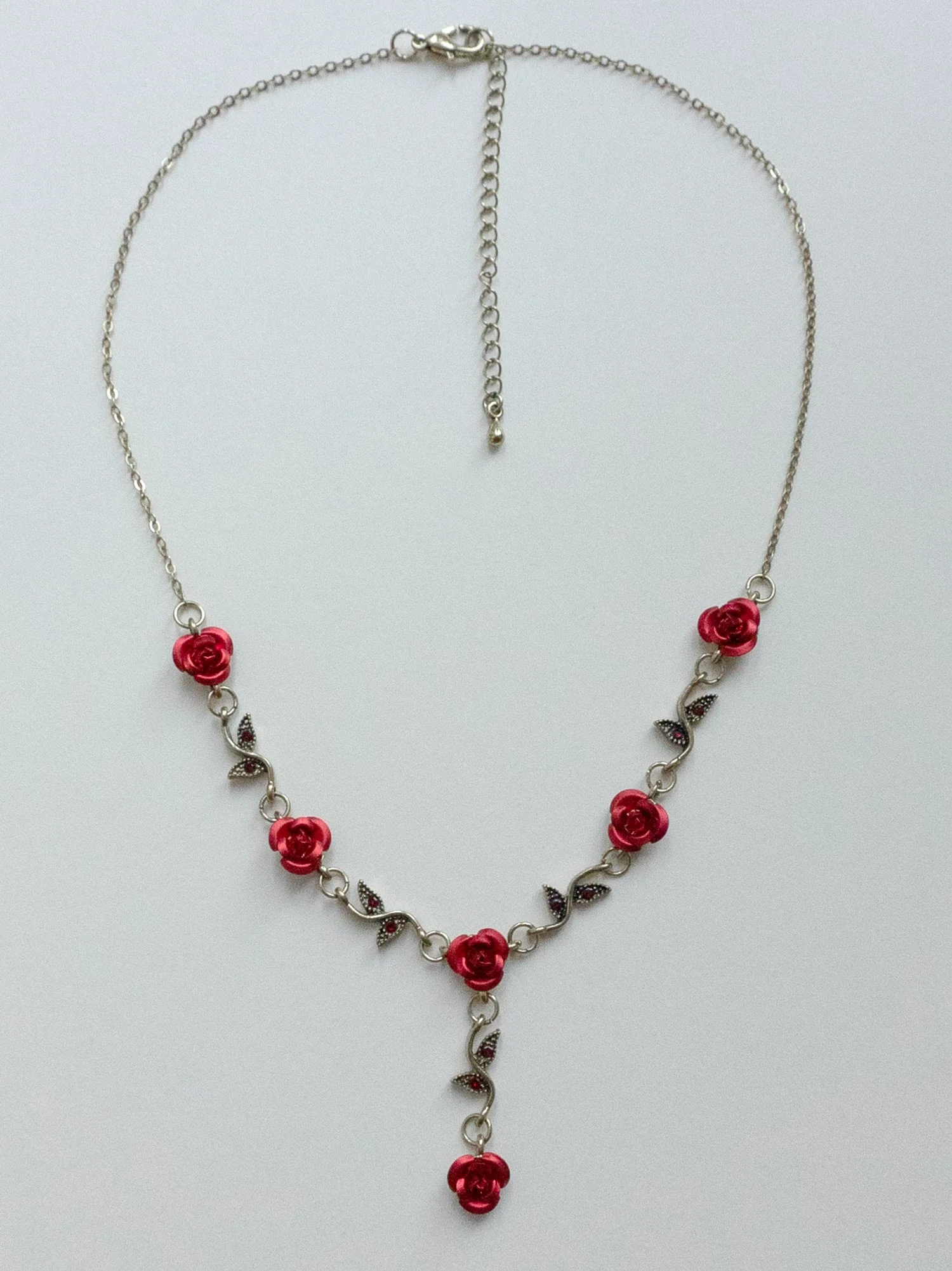 90s-Inspired Rose And Vines Necklace - Image 3