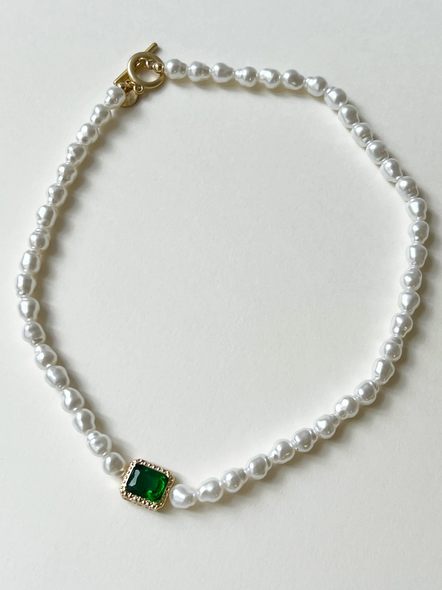 Baroque Pearl Necklace with Emerald Gemstone - Image 3