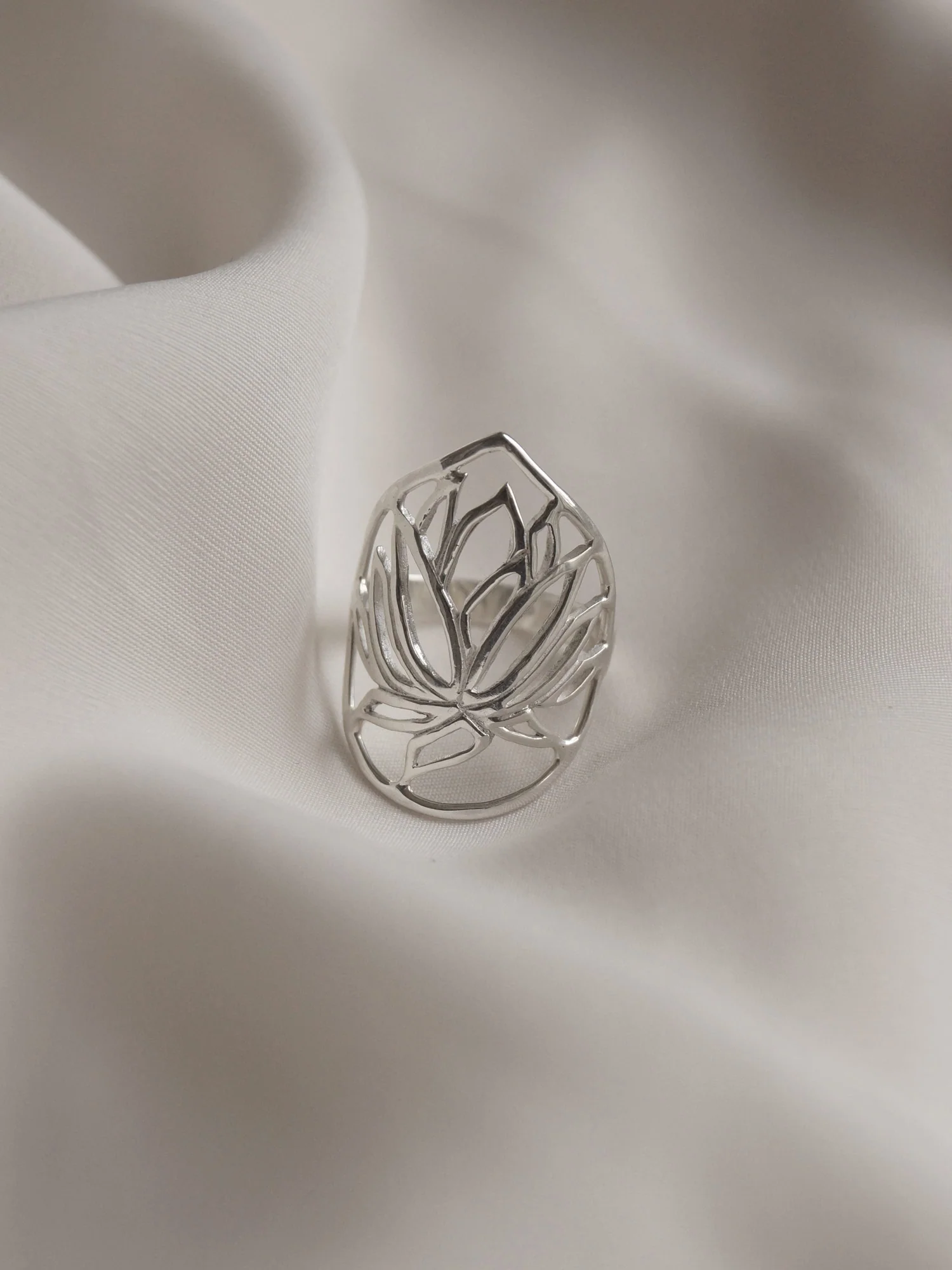 BULAN (Lotus) Ring // GABI EXCLUSIVE - Image 6