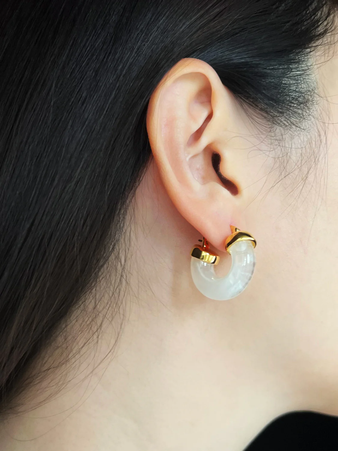 Chic Round Resin Hoops - Milk - Image 3
