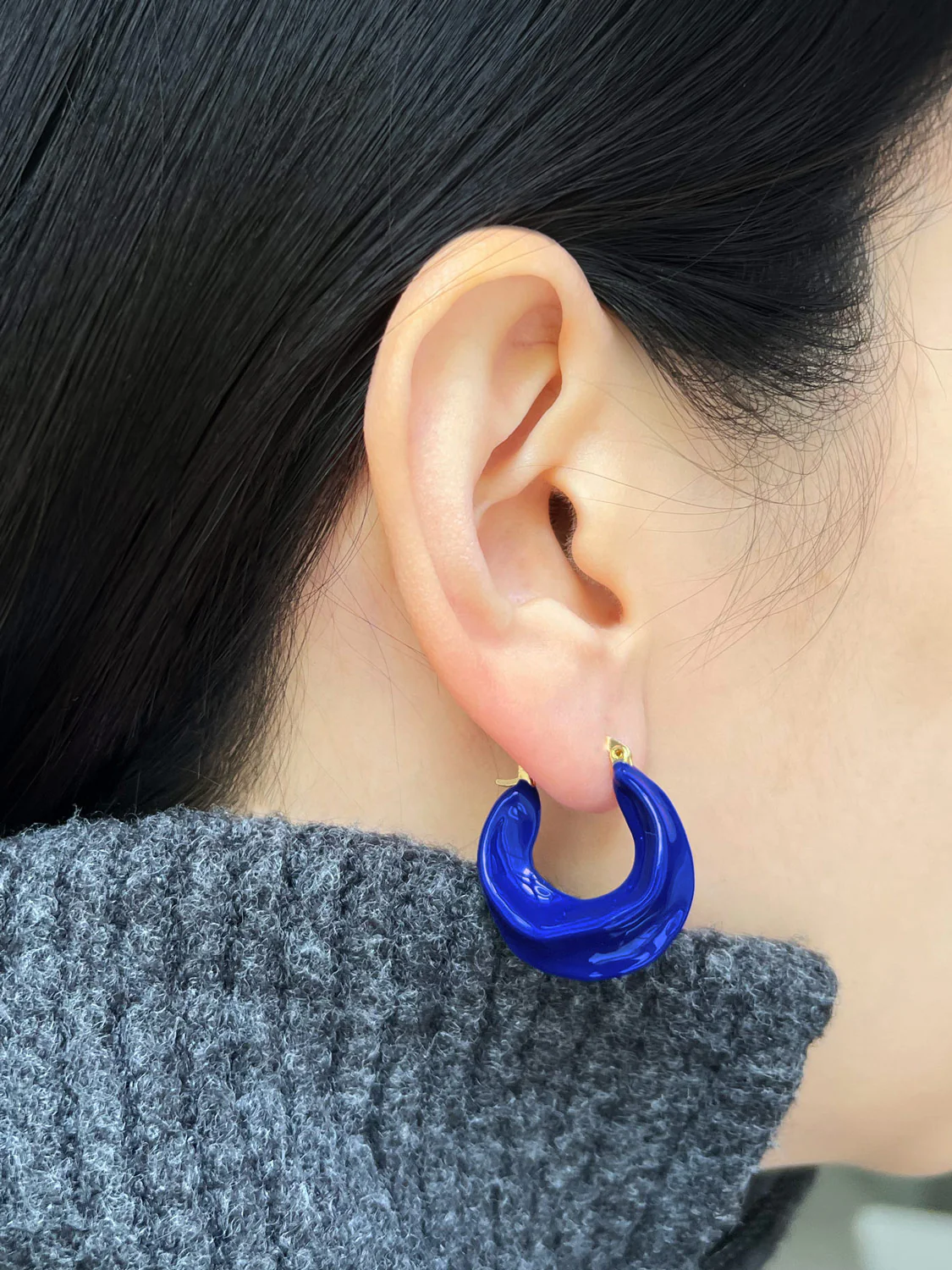 Chunky Oracle Enamel Hoops - Dark Blue - Image 3