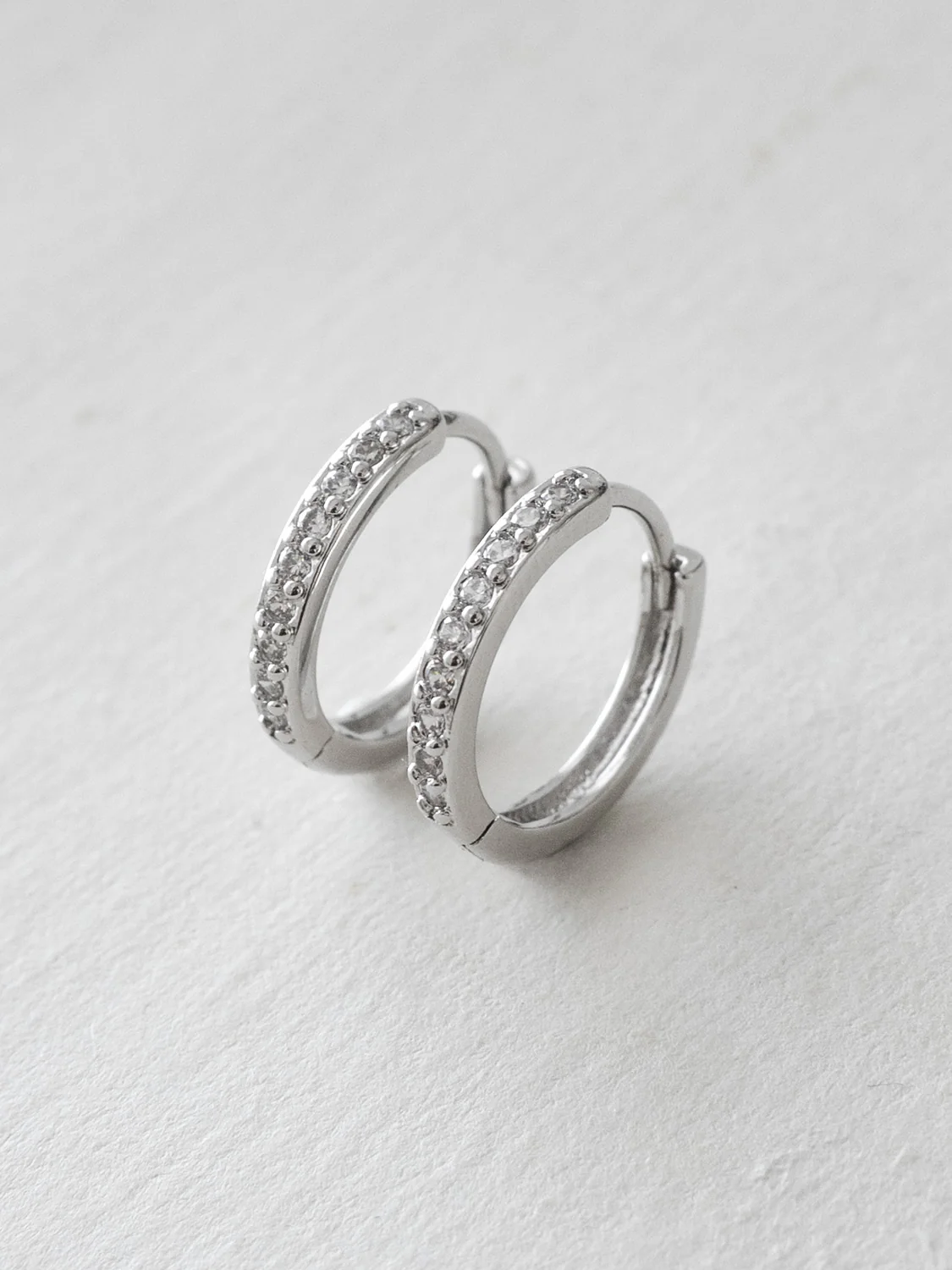 Classic Pave Huggies, S925 - Silver (1.6cm)