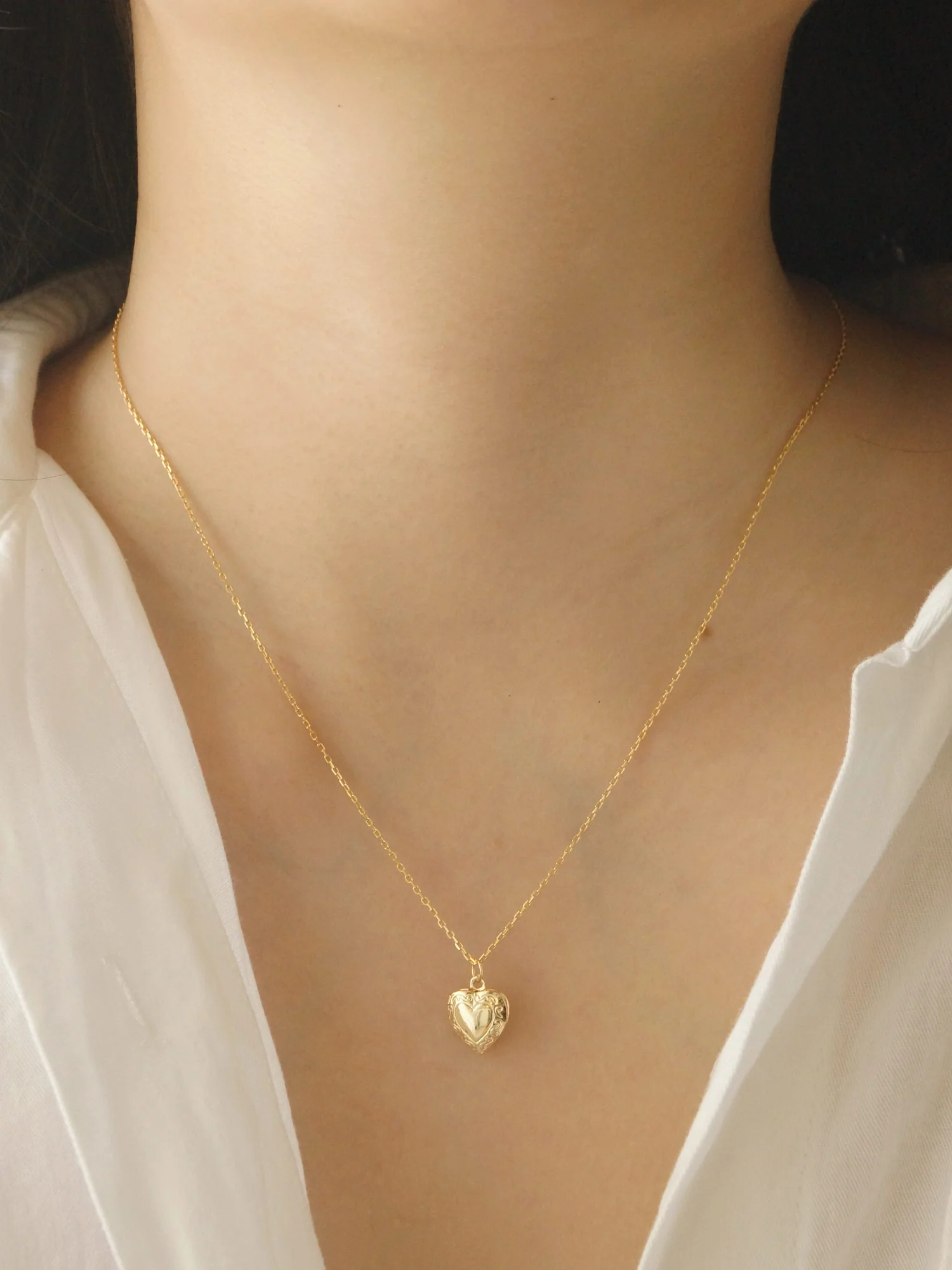 ELLIE Locket Necklace - Image 4