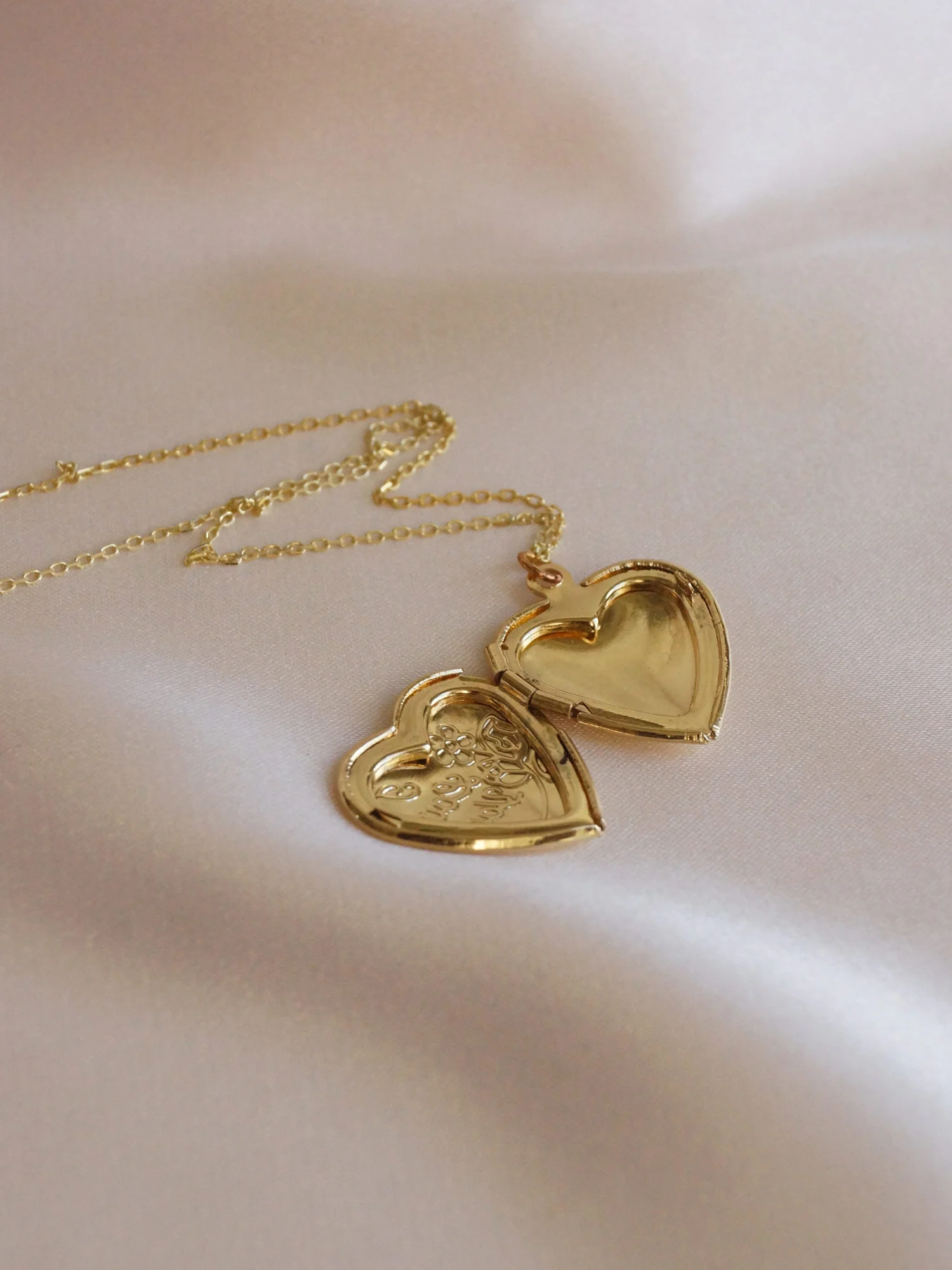 EMMA Locket Necklace - Image 8