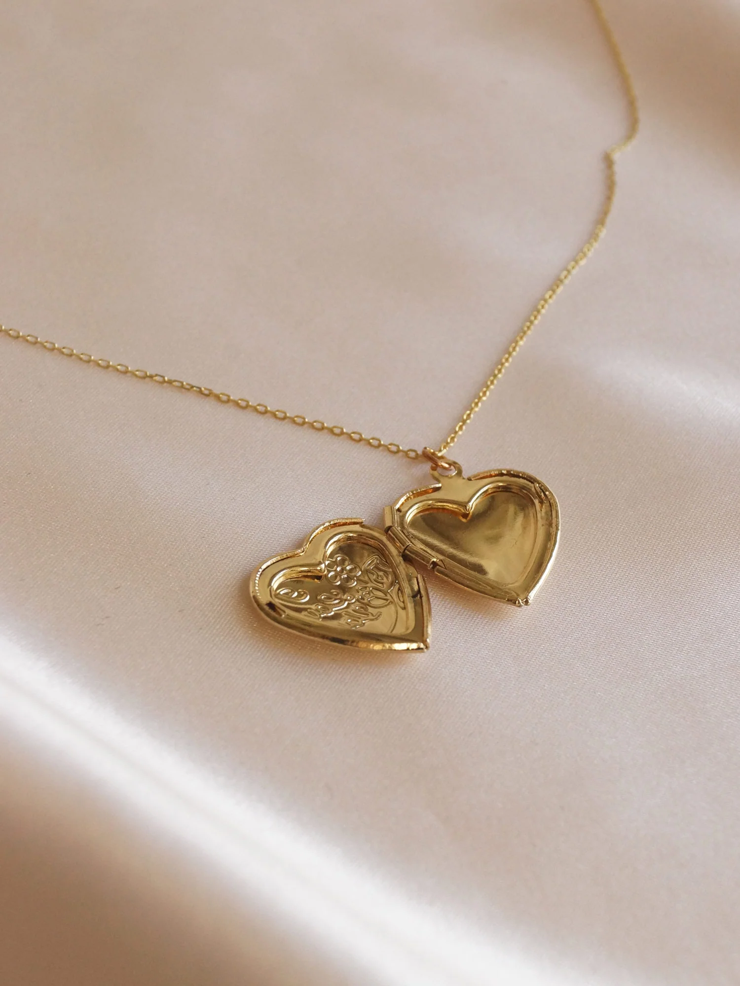 EMMA Locket Necklace - Image 9