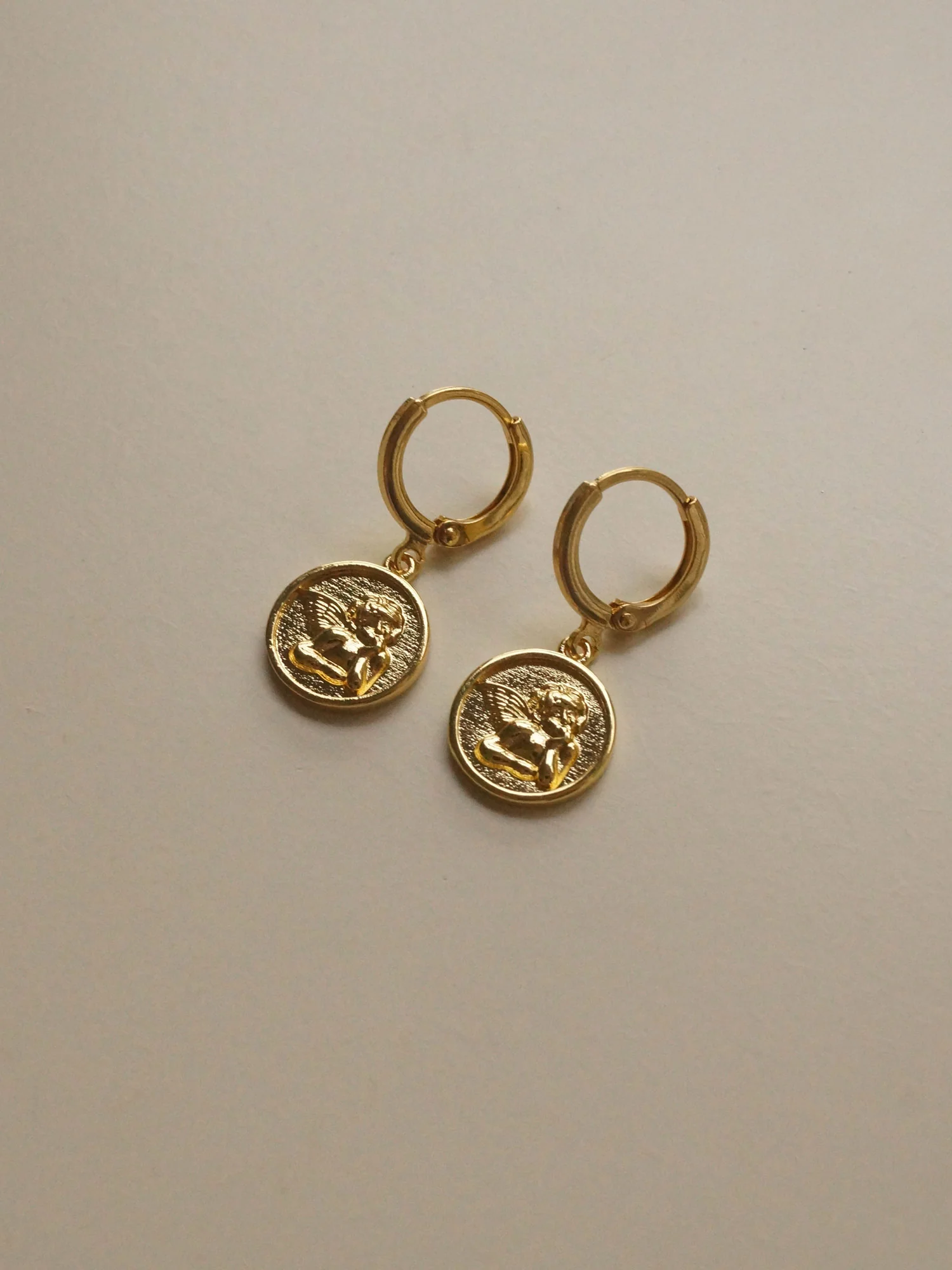 Endless Love Cupid Huggies *18k Gold-plated - Image 5
