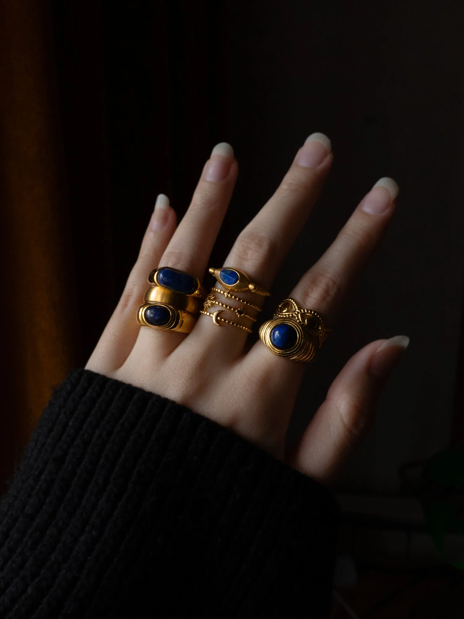 Eye of Horus Matte Gold Ring - Blue Stone - Image 4