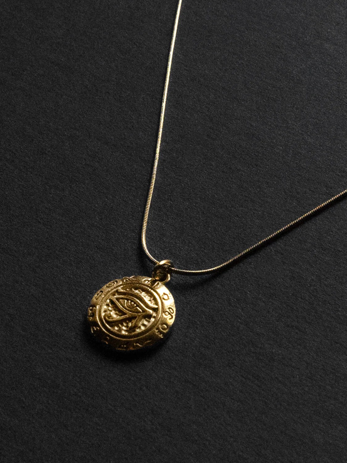 Eye of Horus Necklace - Gold - Image 3