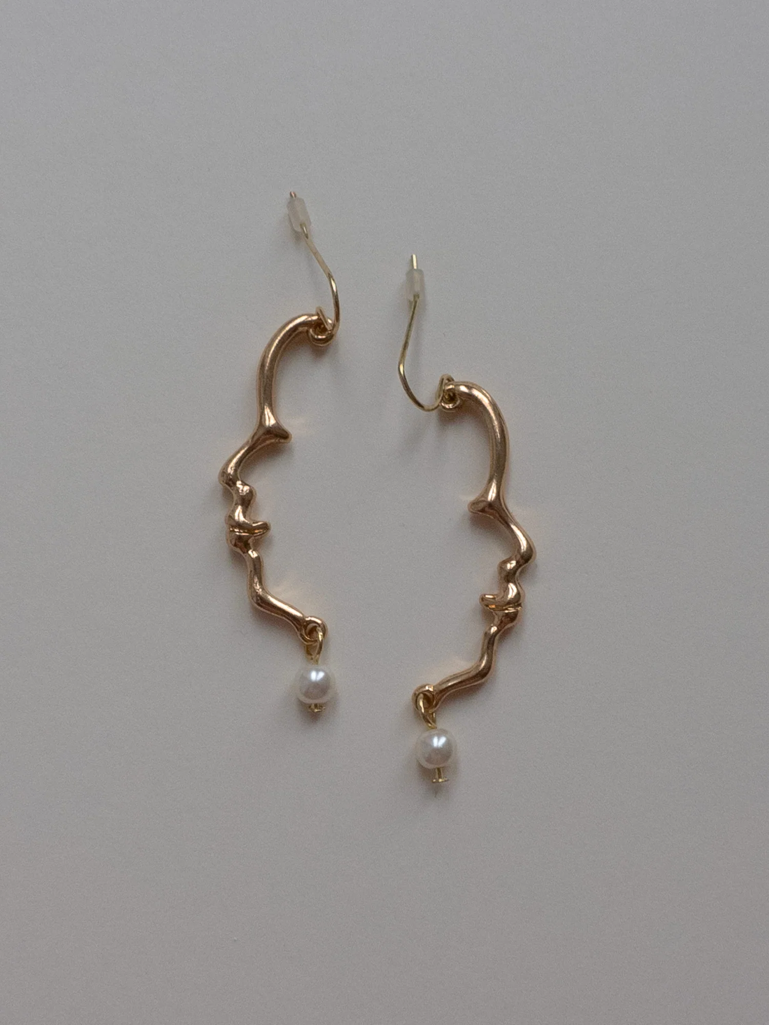 Face Earrings With Little Pearls