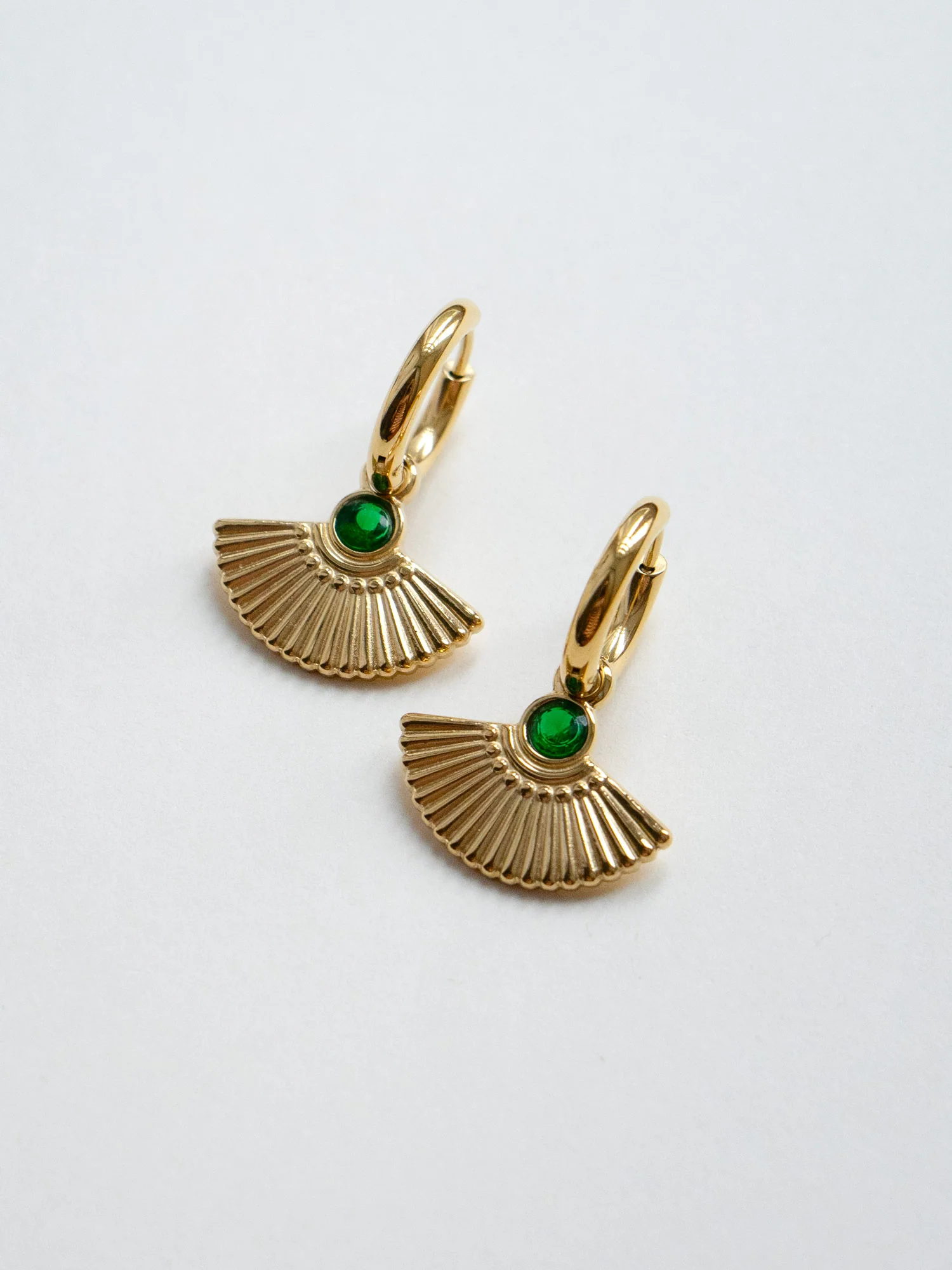 Flight Of Horus Hoop Earrings With Emerald Gemstones - Image 3