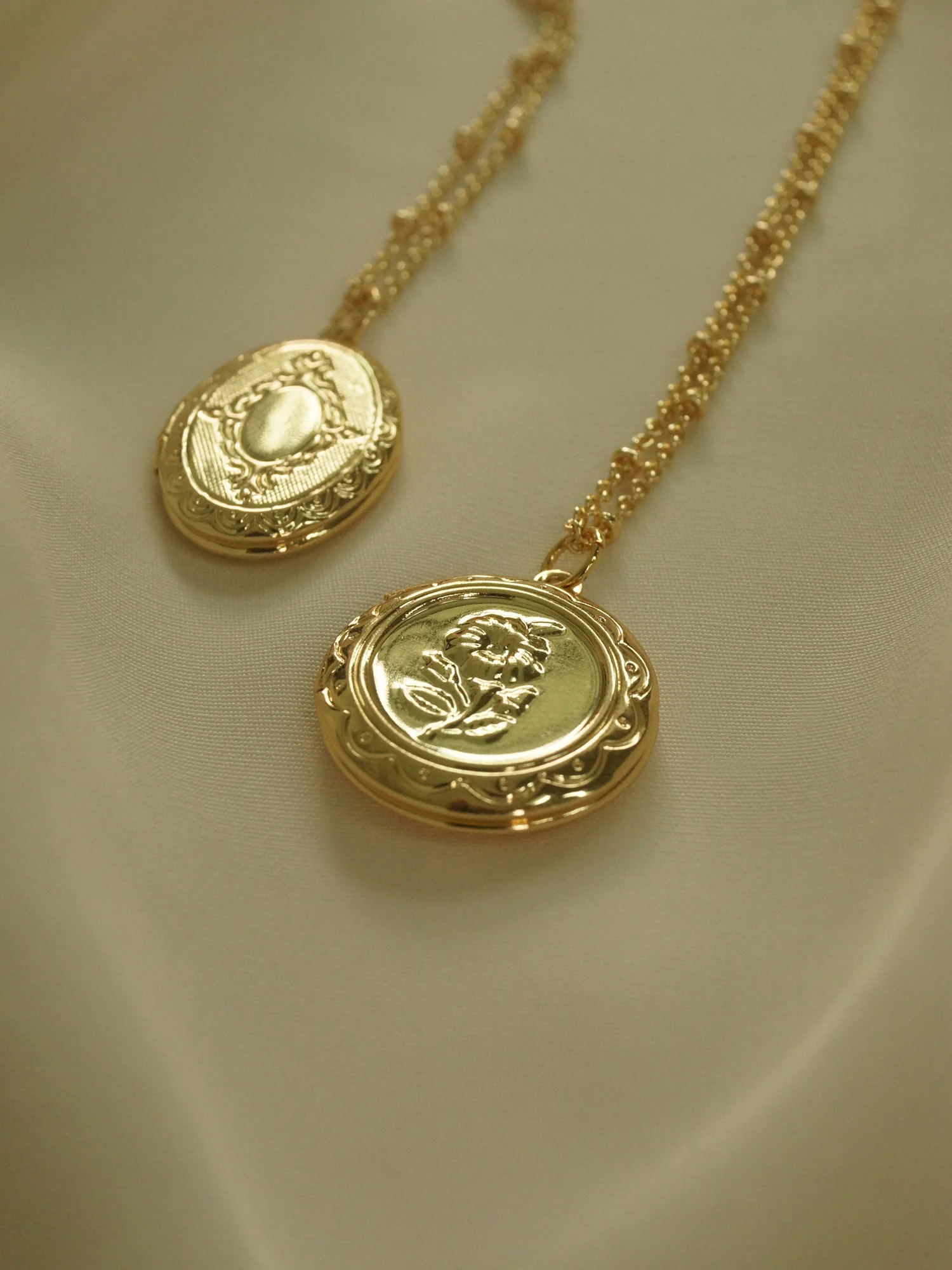 Flower Locket Necklace *14K Gold-plated - Image 6