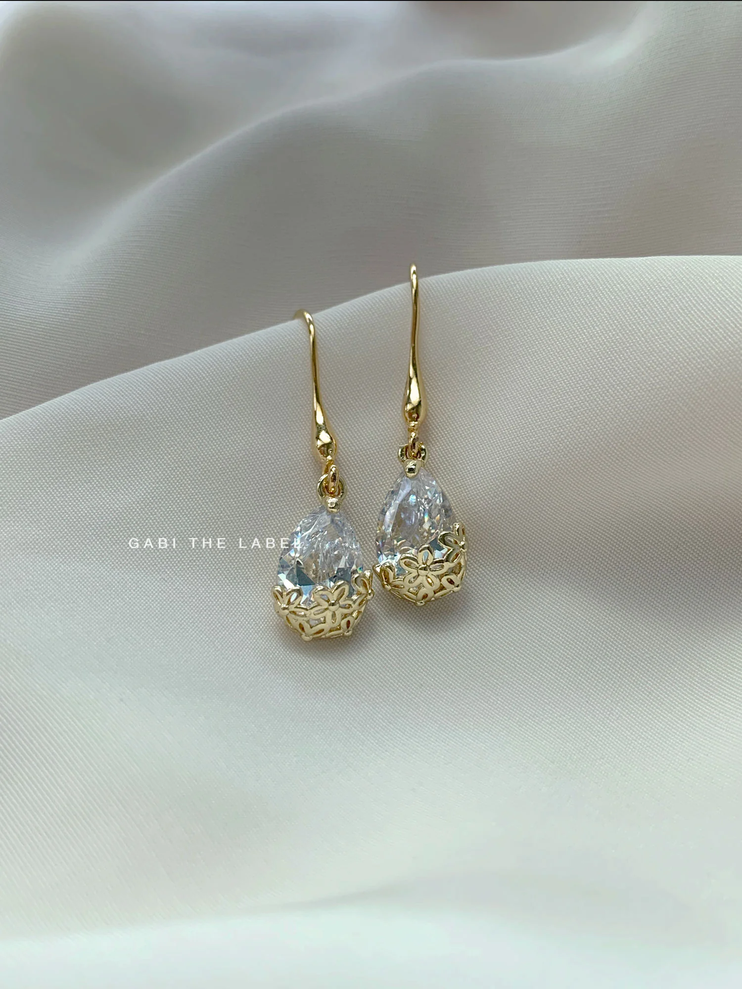 Freyja Drop Earrings - Image 2