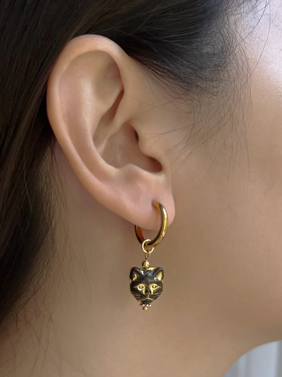 Glass Carved Cat Hoops - Black - Image 3