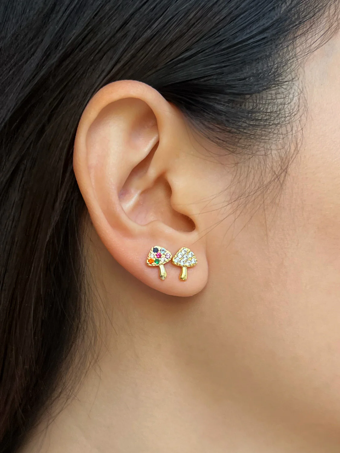 Happy Mushroom Earstuds, S925 - Clear Gemstones, Gold - Image 2