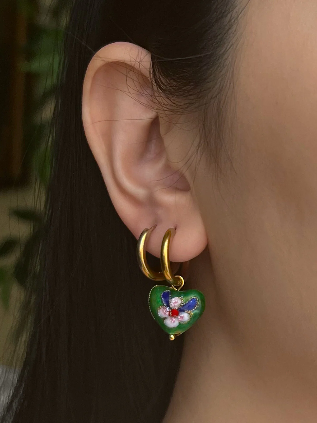 Heart-shaped Green Flower Cloisonne Mismatched Hoops - Image 6