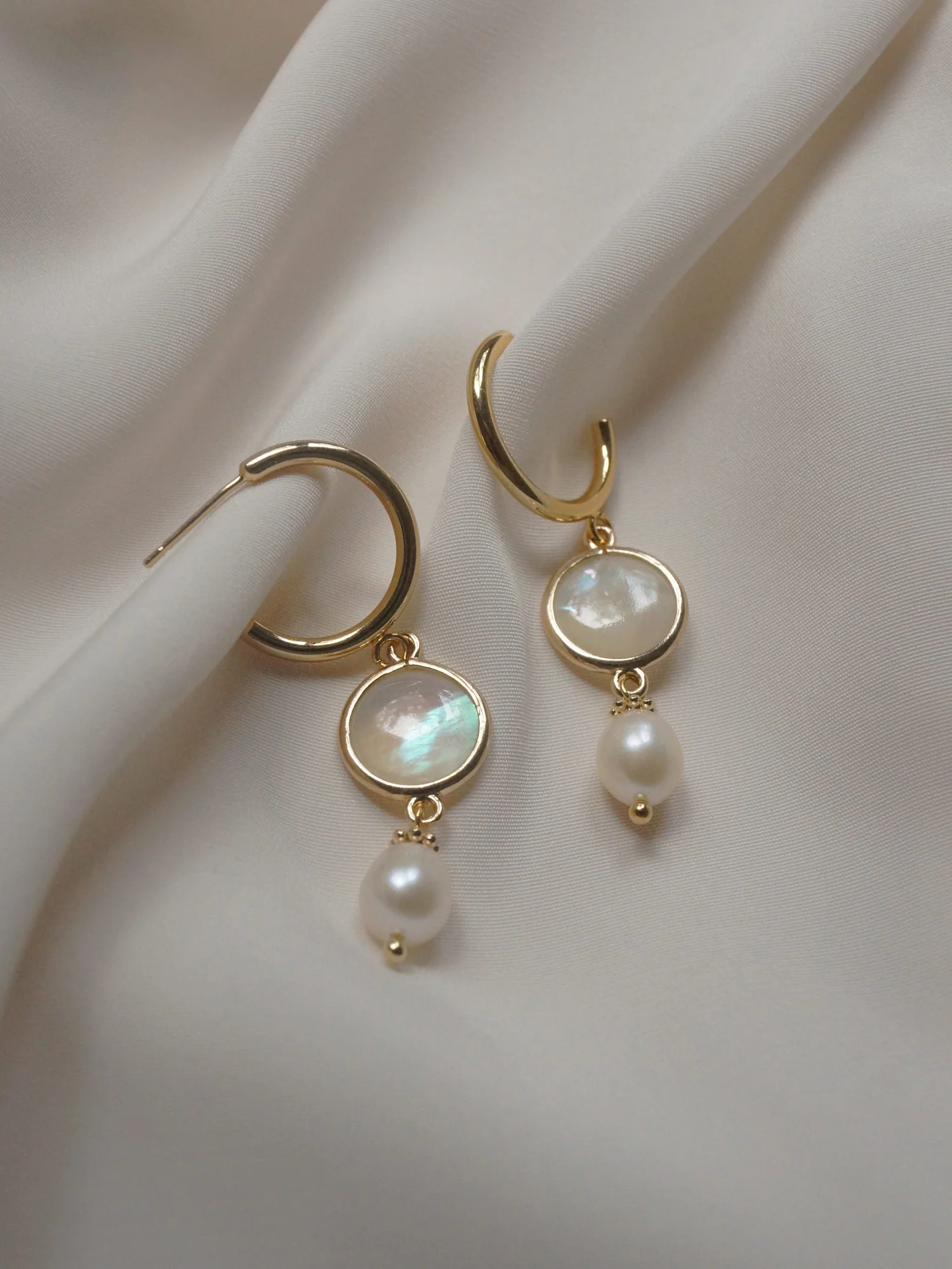 Hildur Earrings - Shell - Image 3
