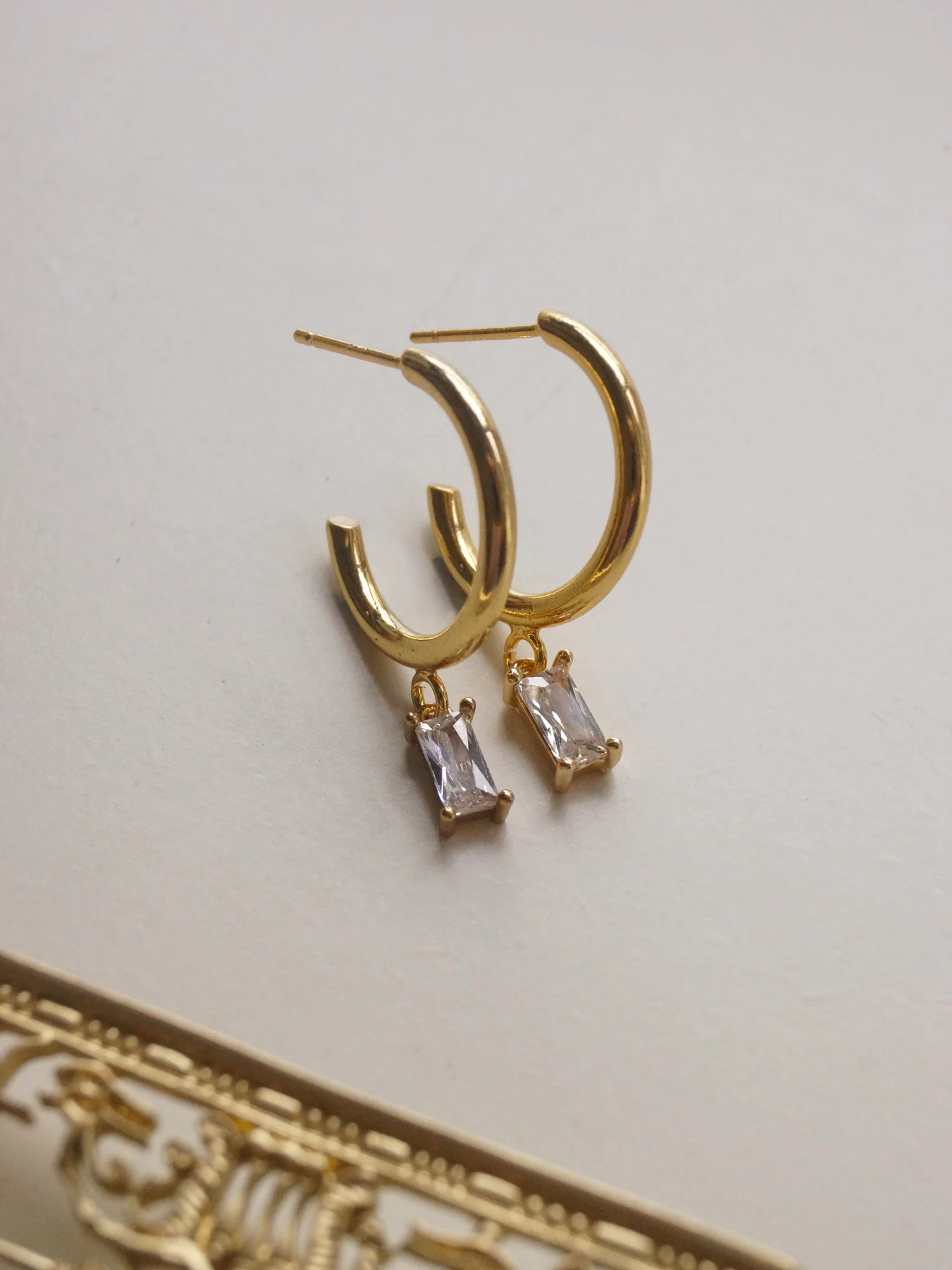 ILLUMINATE Hoops - Clear - Image 4