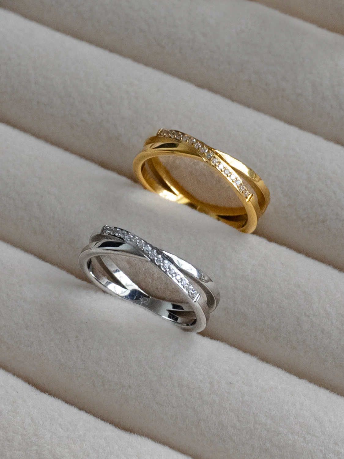 Intersect Ring with Gemstones, Stainless Steel - Silver - Image 2