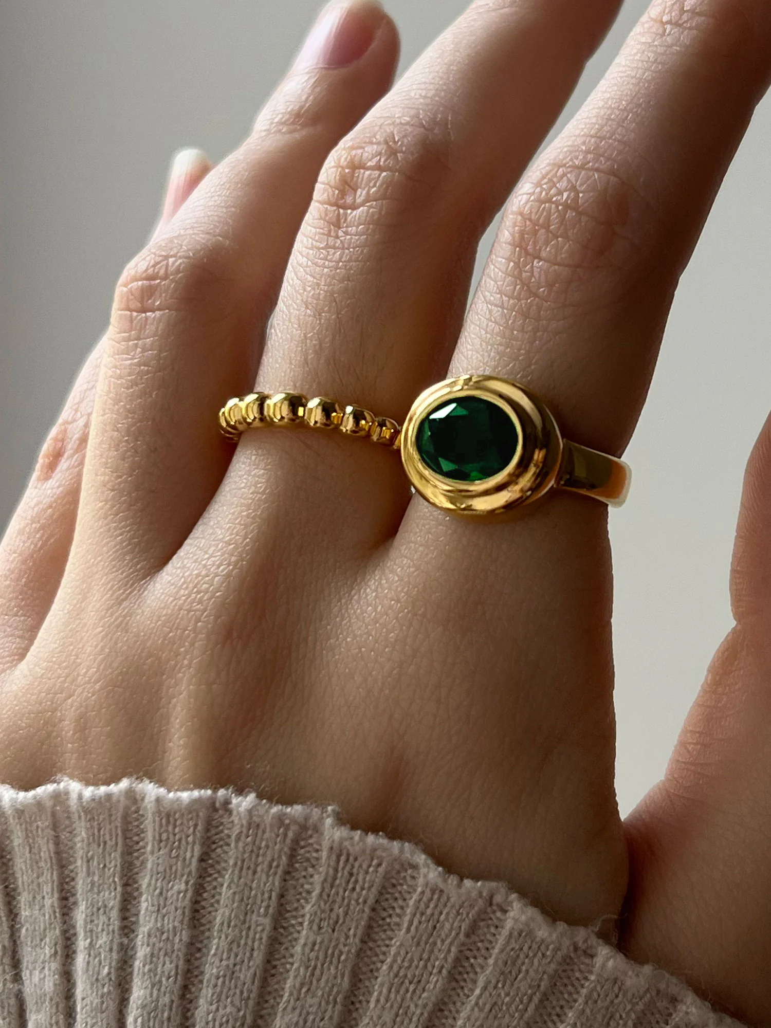 Large Oval Gemstone Ring - Emerald Green - Image 2