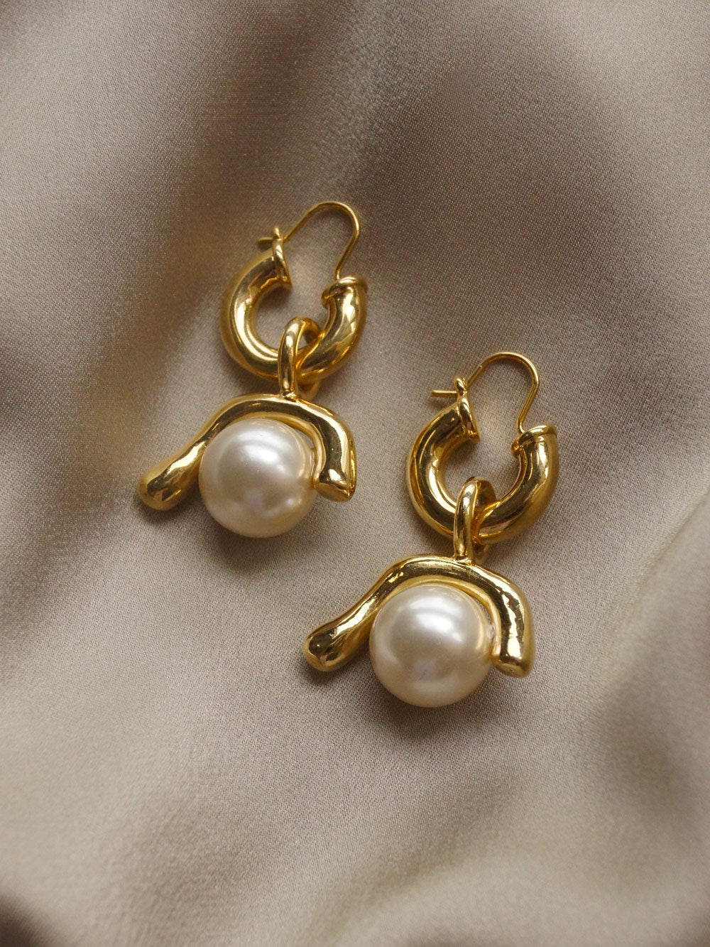 Leta Pearl Earrings - Image 3