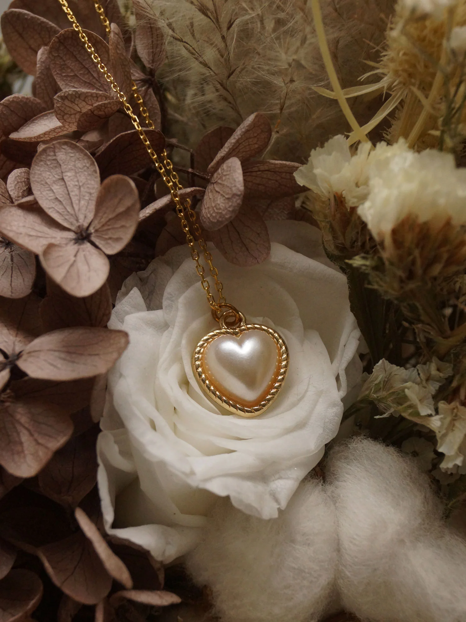 LILITH Heart Pearl Necklace - Image 10