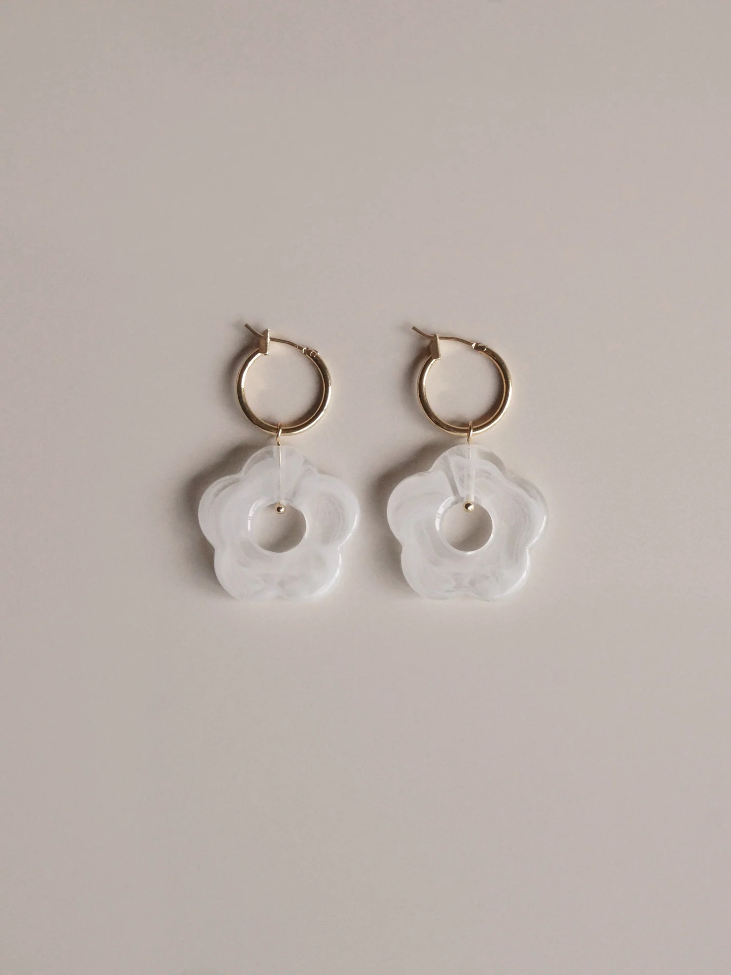 Little Flower Hoops - Marbled Oat *18K Gold-plated - Image 6