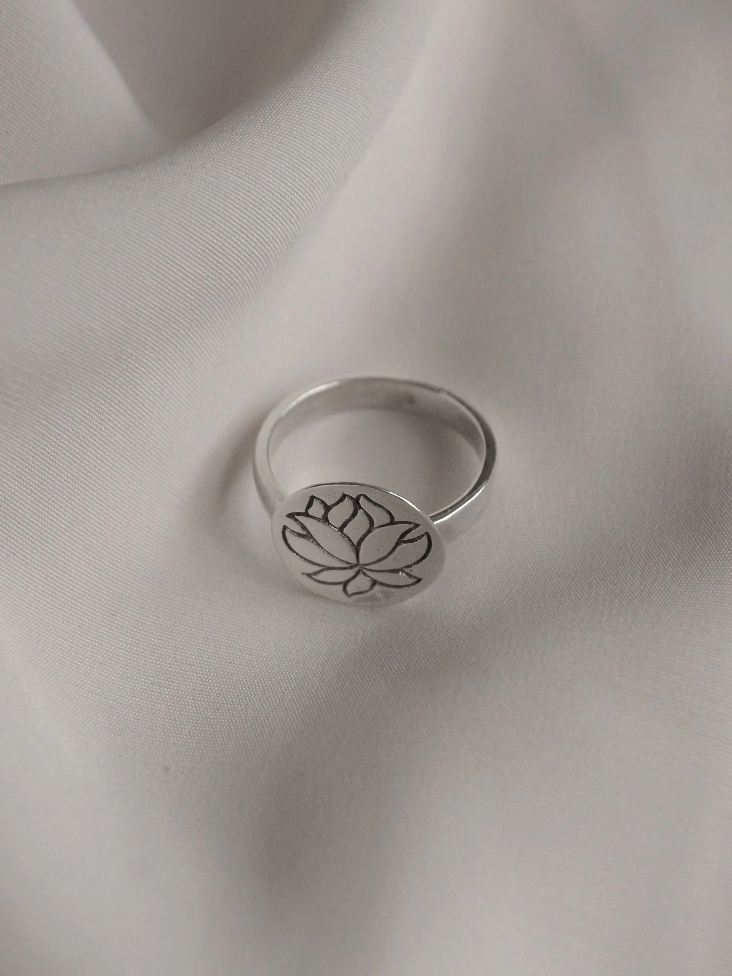 LOTUS Pendant Ring // GABI EXCLUSIVE - Image 4