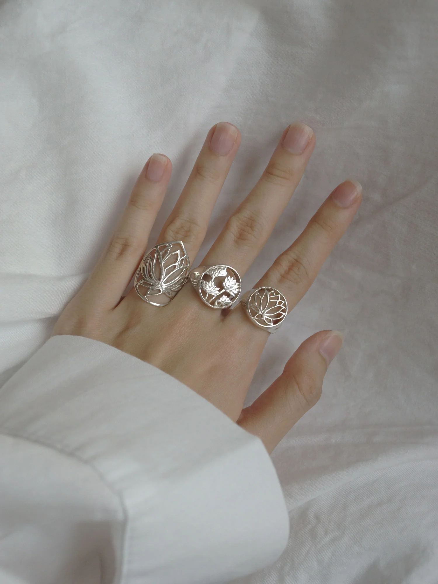 LOTUS Signet Ring - Big // GABI EXCLUSIVE - Image 6