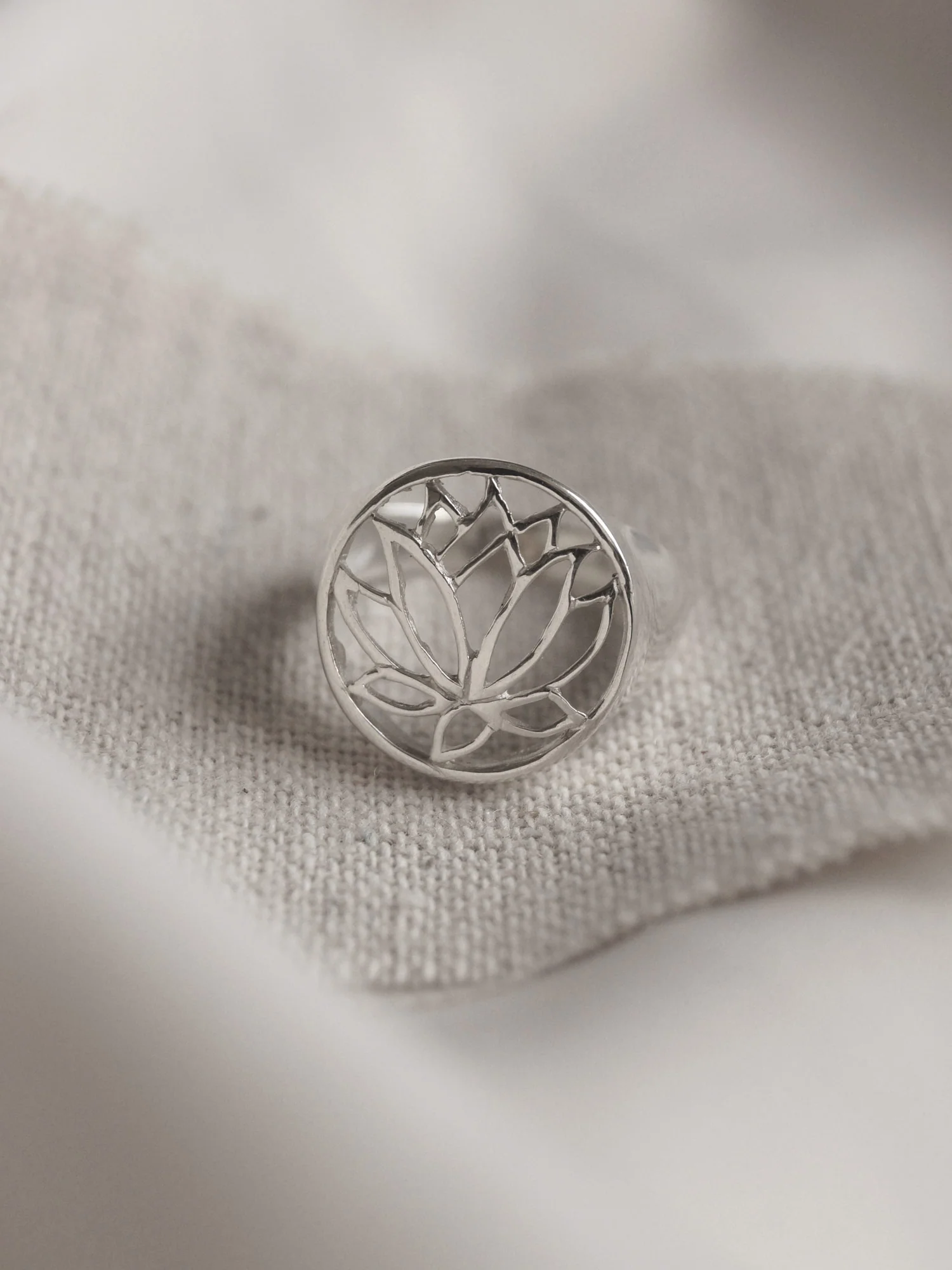 LOTUS Signet Ring - Big // GABI EXCLUSIVE - Image 8