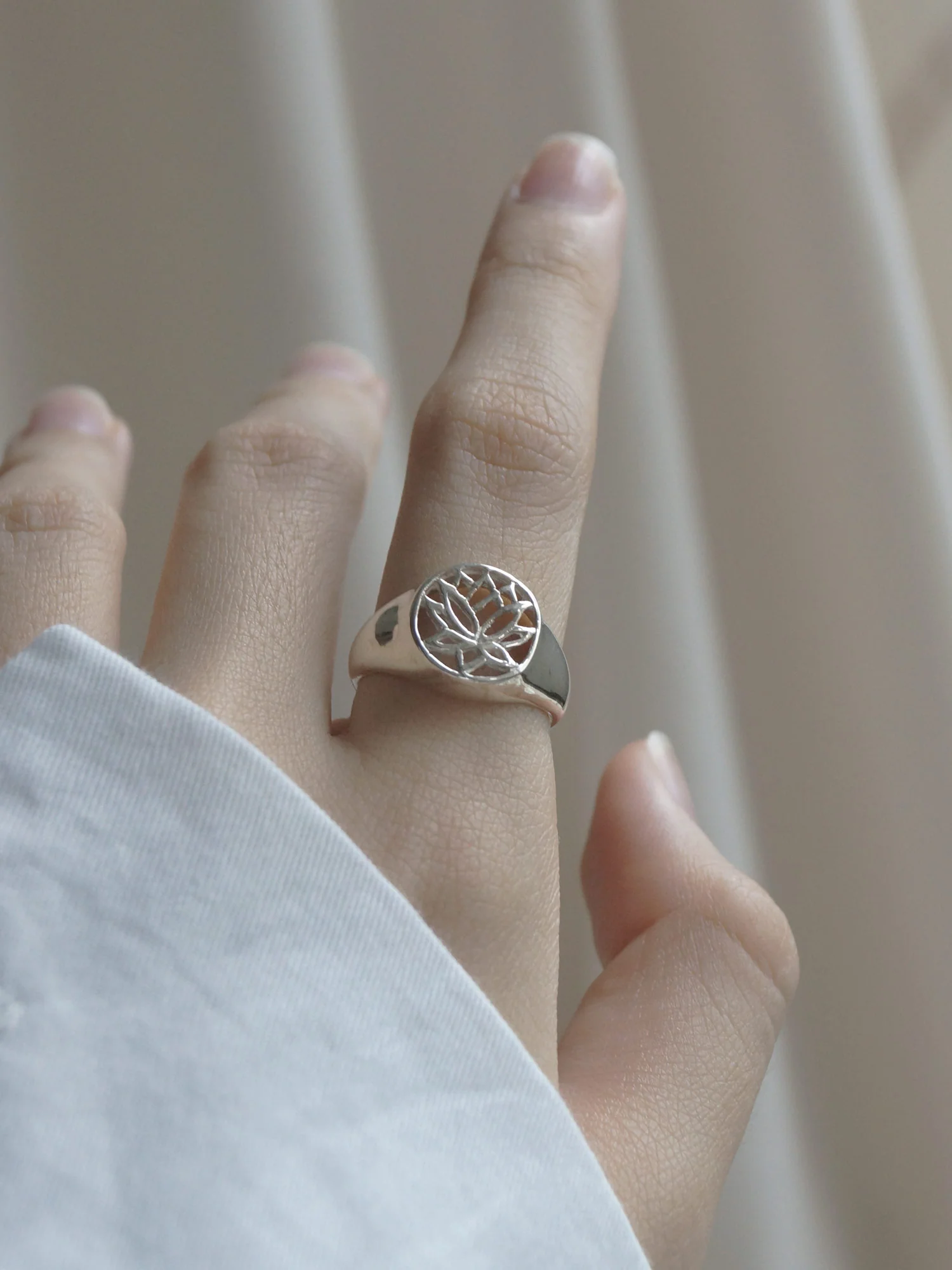 LOTUS Signet Ring - Small // GABI EXCLUSIVE - Image 3