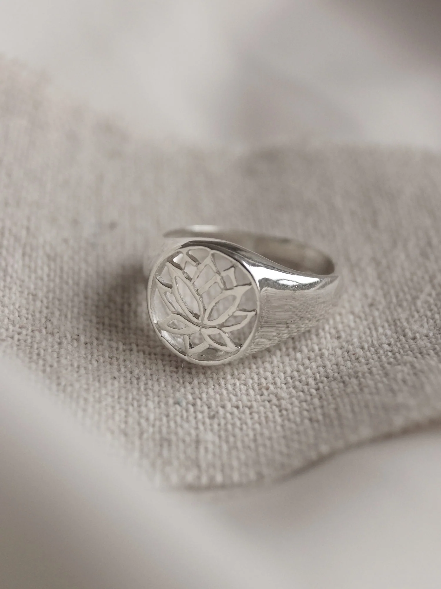 LOTUS Signet Ring - Small // GABI EXCLUSIVE - Image 4