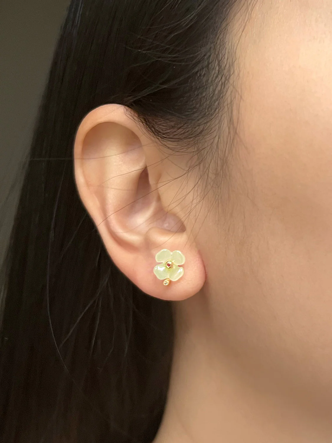 Lucky Clover Jade Earstuds - Light Green - Image 2