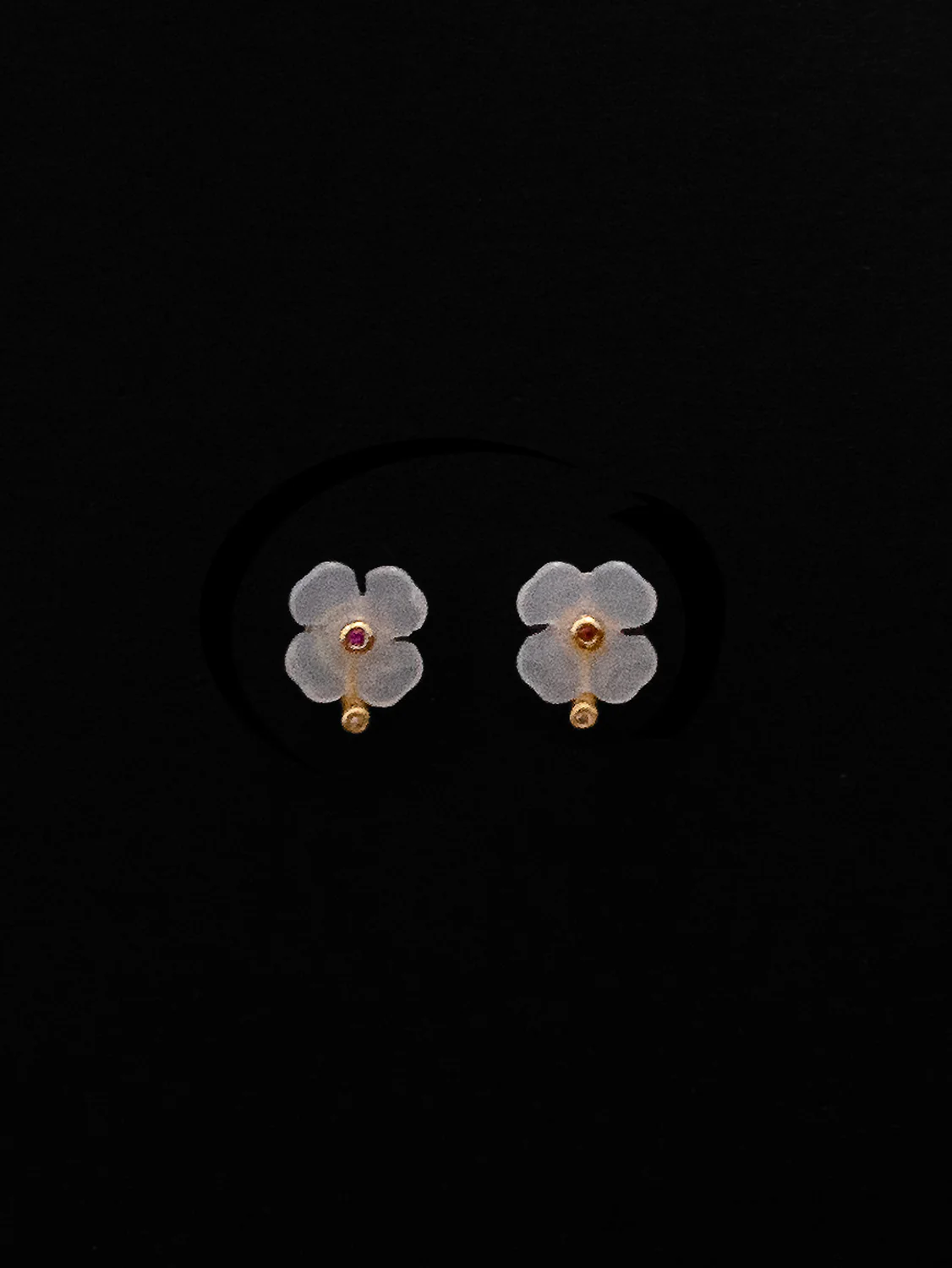 Lucky Clover Jade Earstuds - White - Image 3