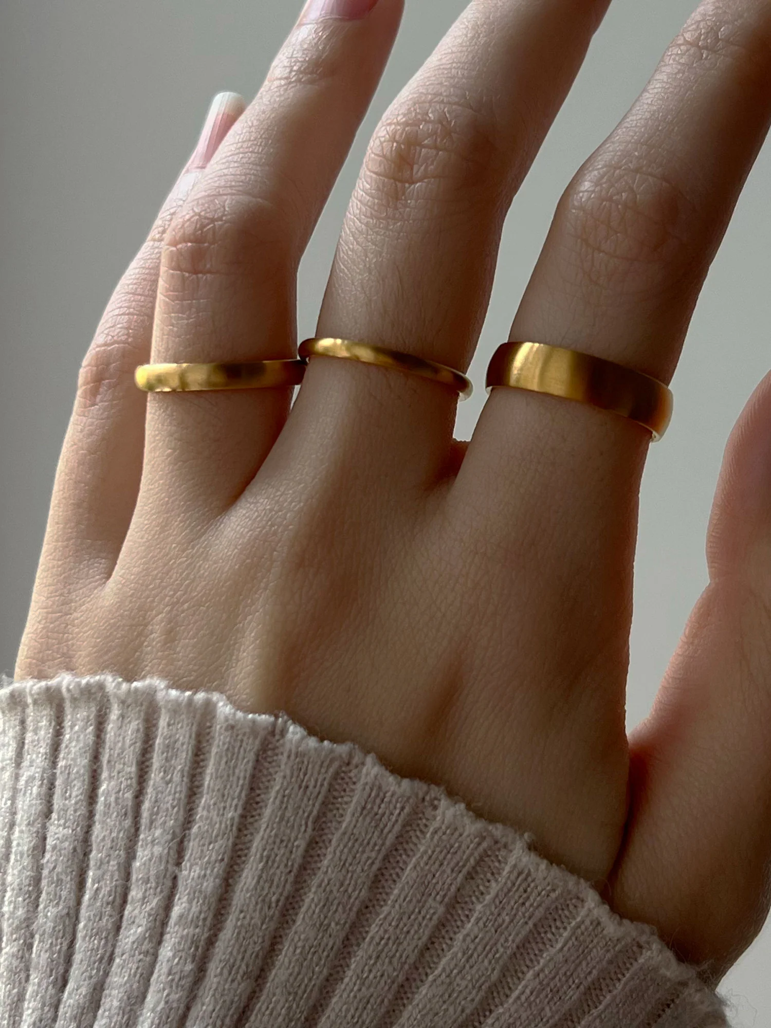 Matte Essential Gold Ring - 2mm - Image 4