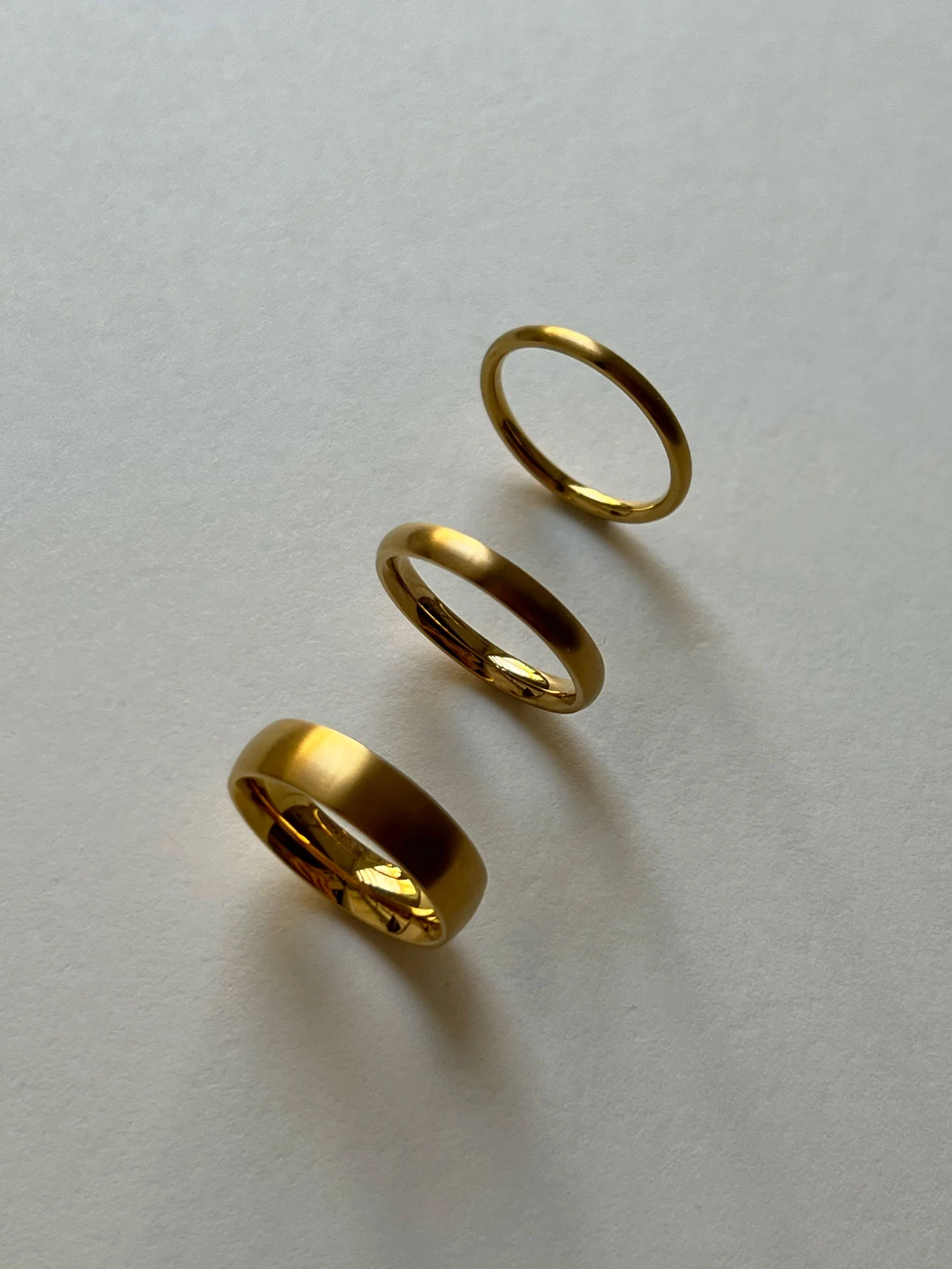 Matte Essential Gold Ring - 3mm - Image 3