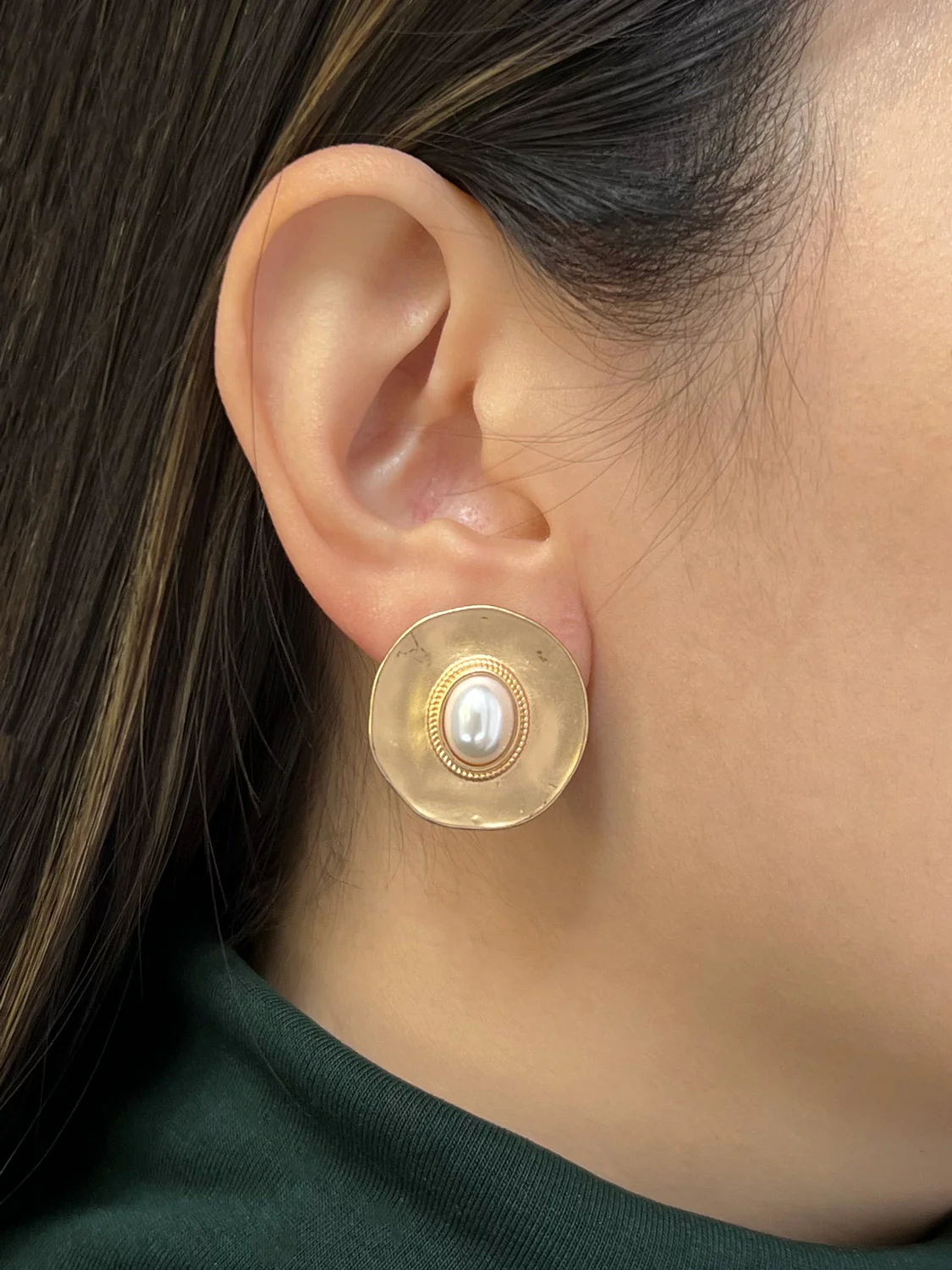 Matte Gold Pearl Eye Clip-Ons (Vintage) - Image 3
