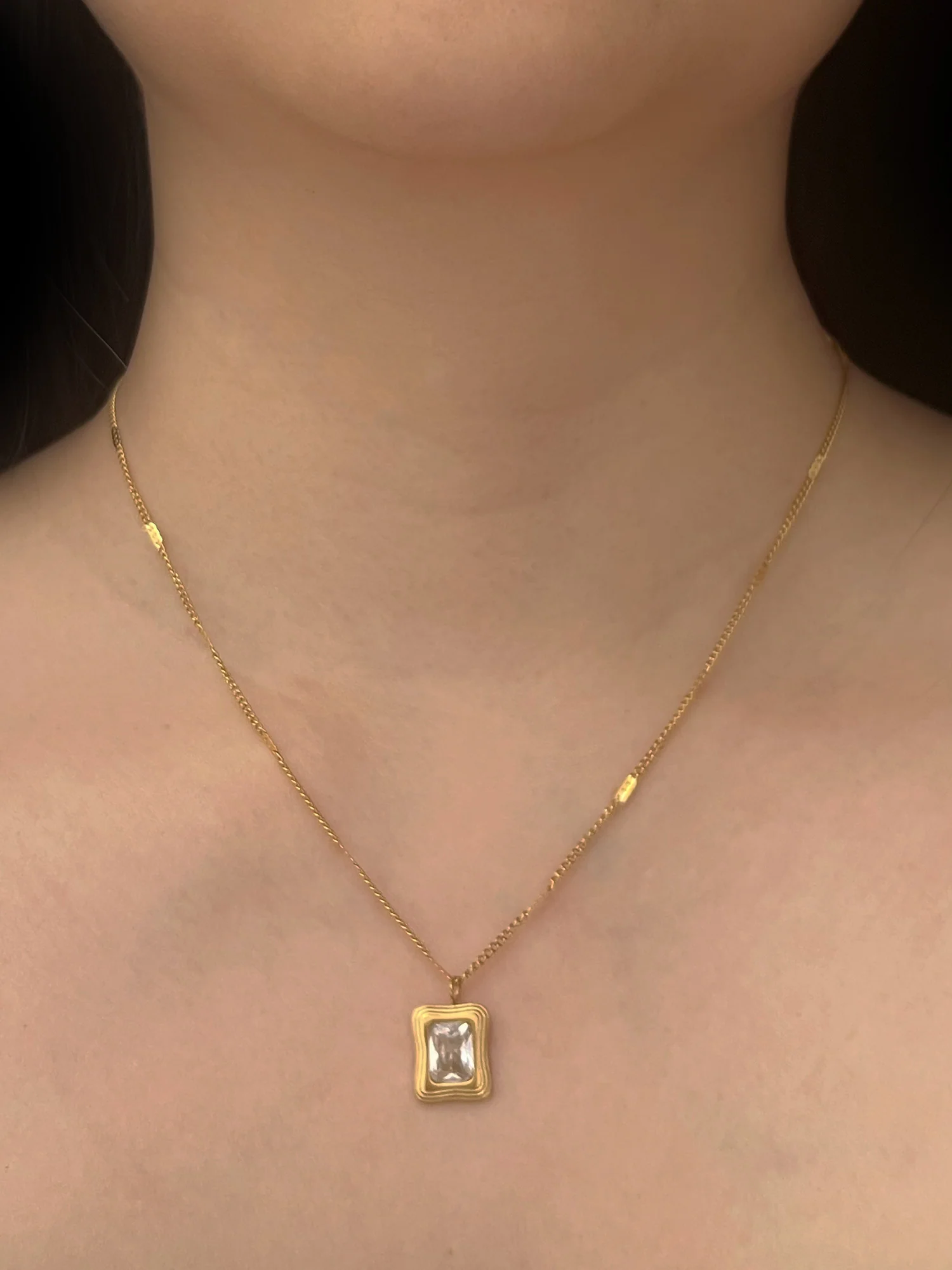Mirror of Eternity Necklace - Clear Gemstone - Image 3