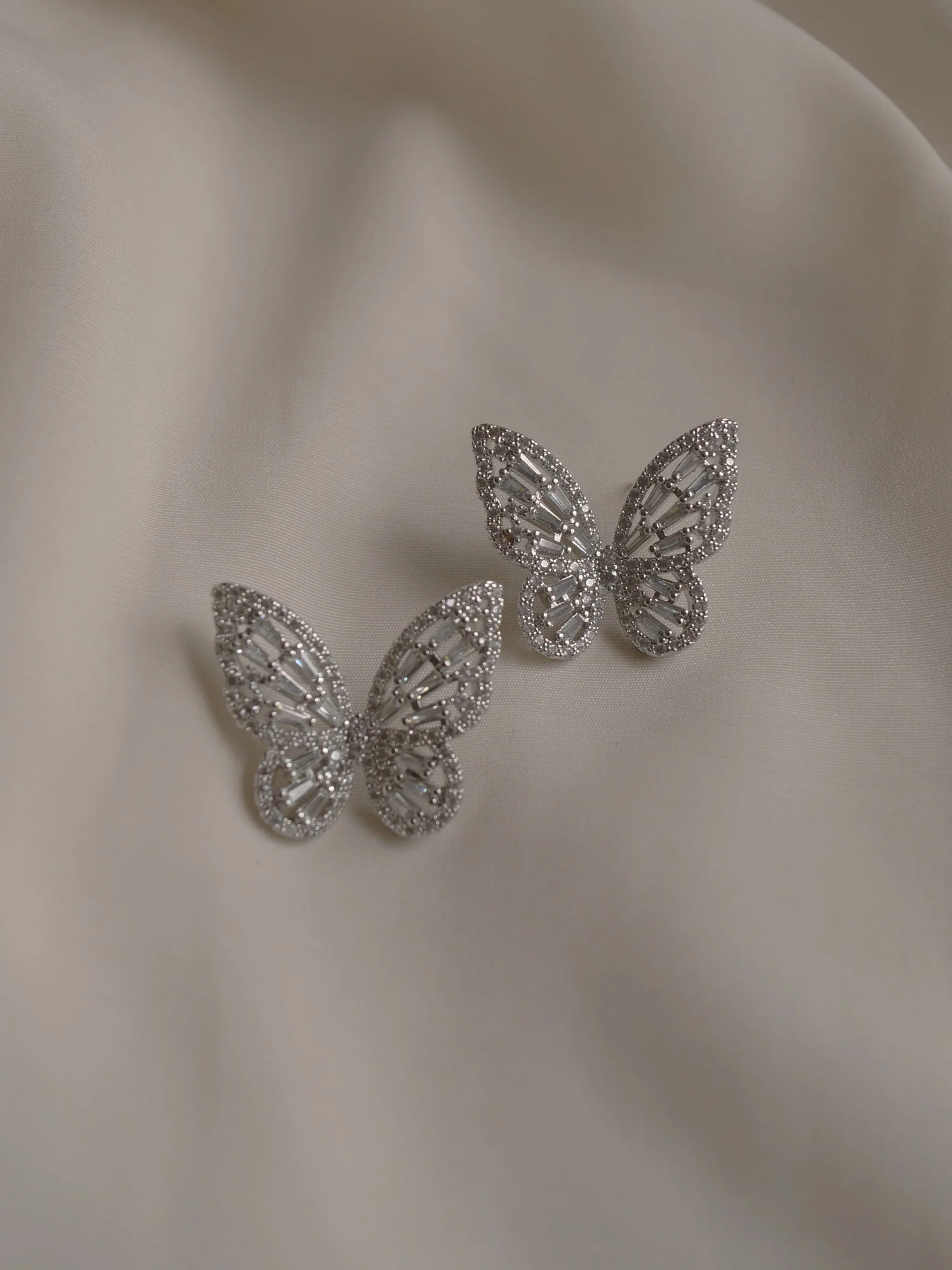 OAHU Butterfly Earrings - Silver - Image 4