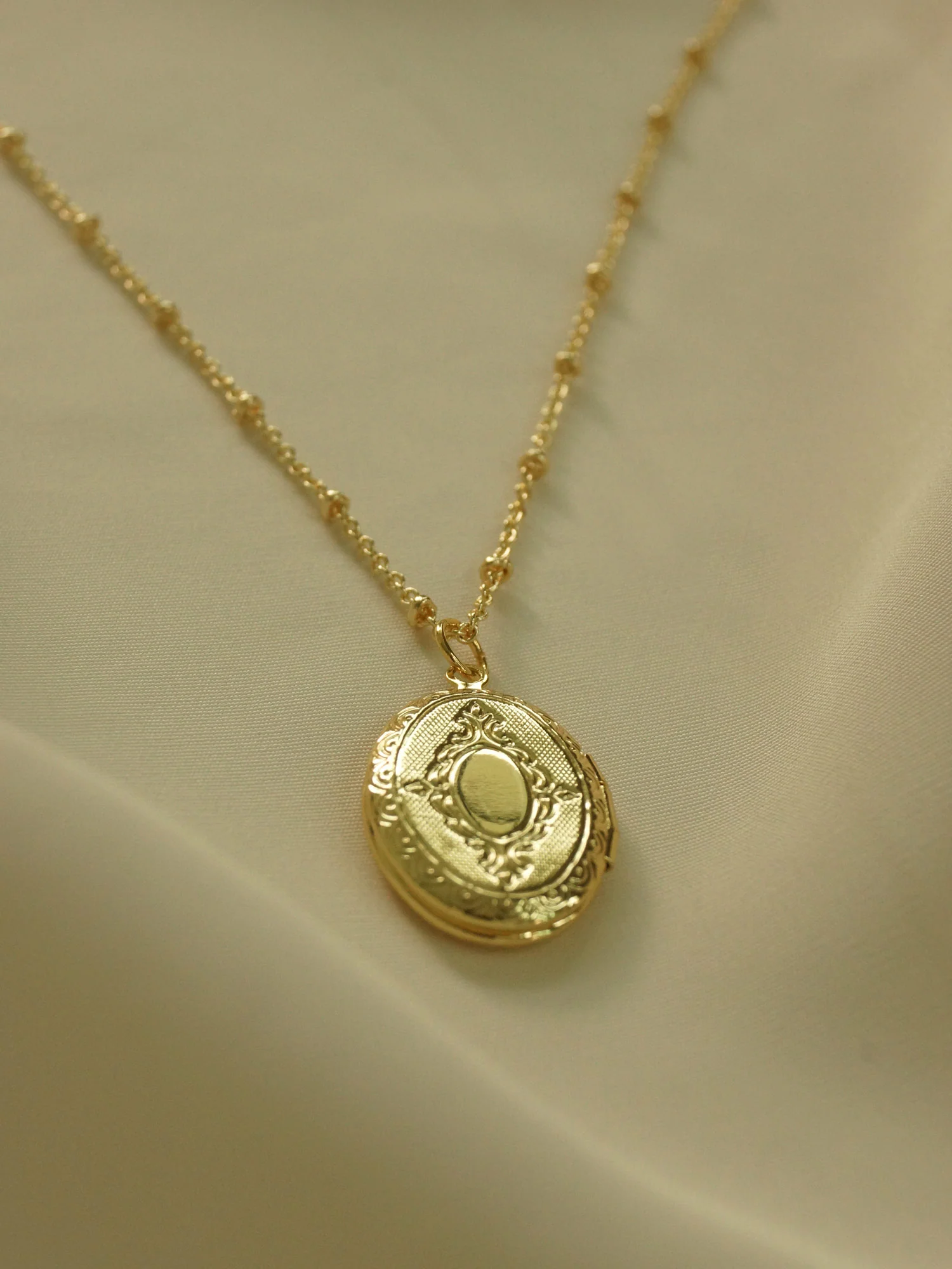 Oval Locket Necklace - Image 10