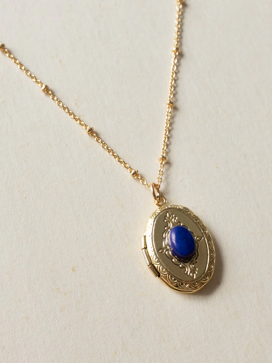 Oval Locket Pendant Necklace - Lapis Lazuli - Image 2