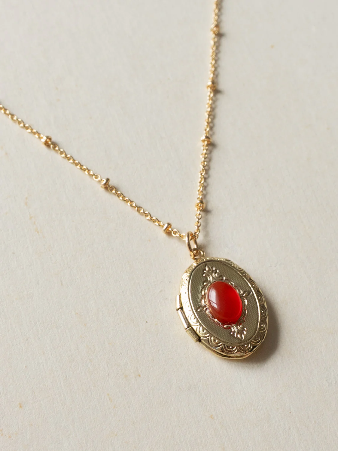 Oval Locket Pendant Necklace - Orange-Red Agate - Image 2