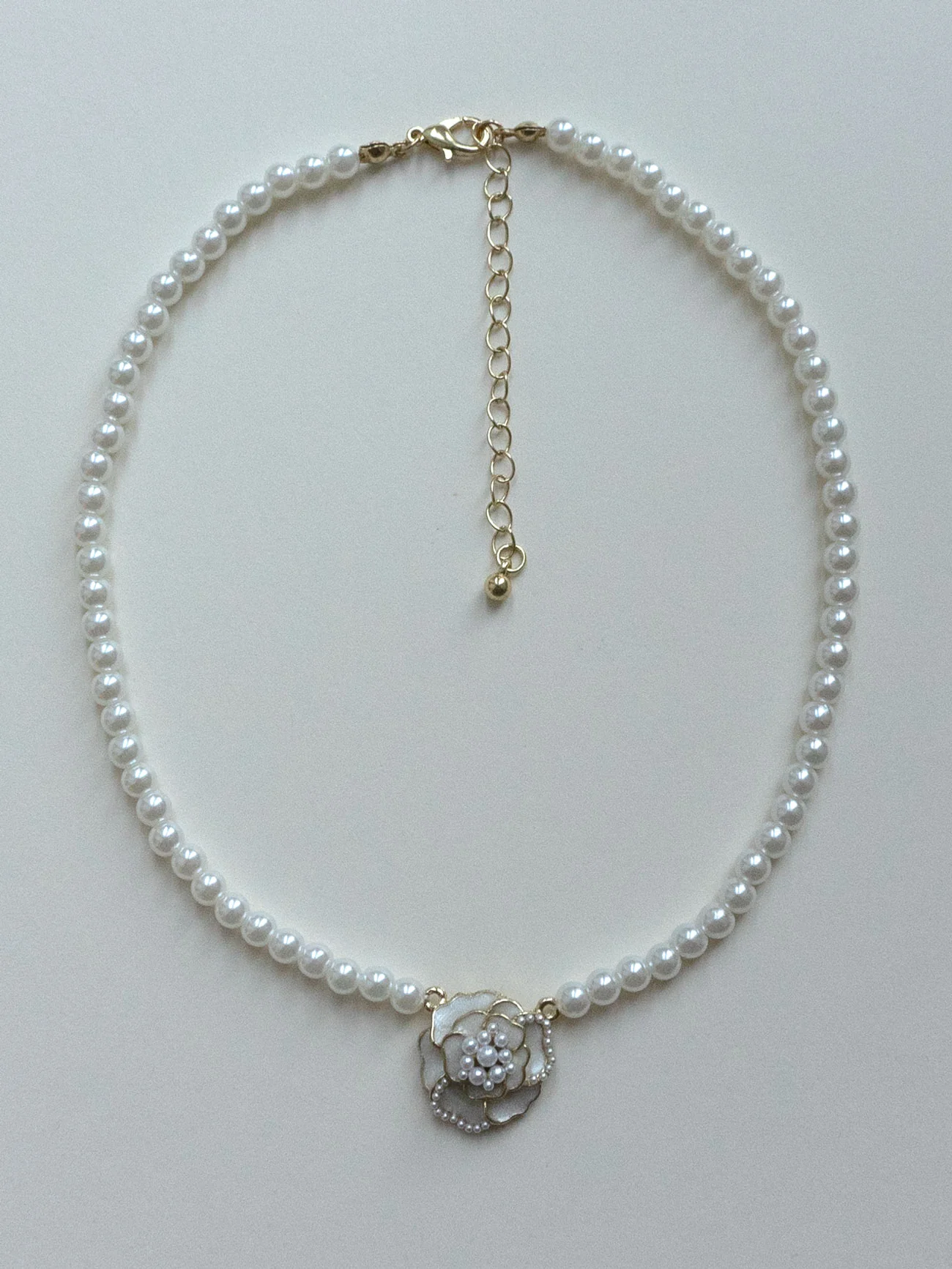 Pearl Choker With Flower Pendant - Image 2