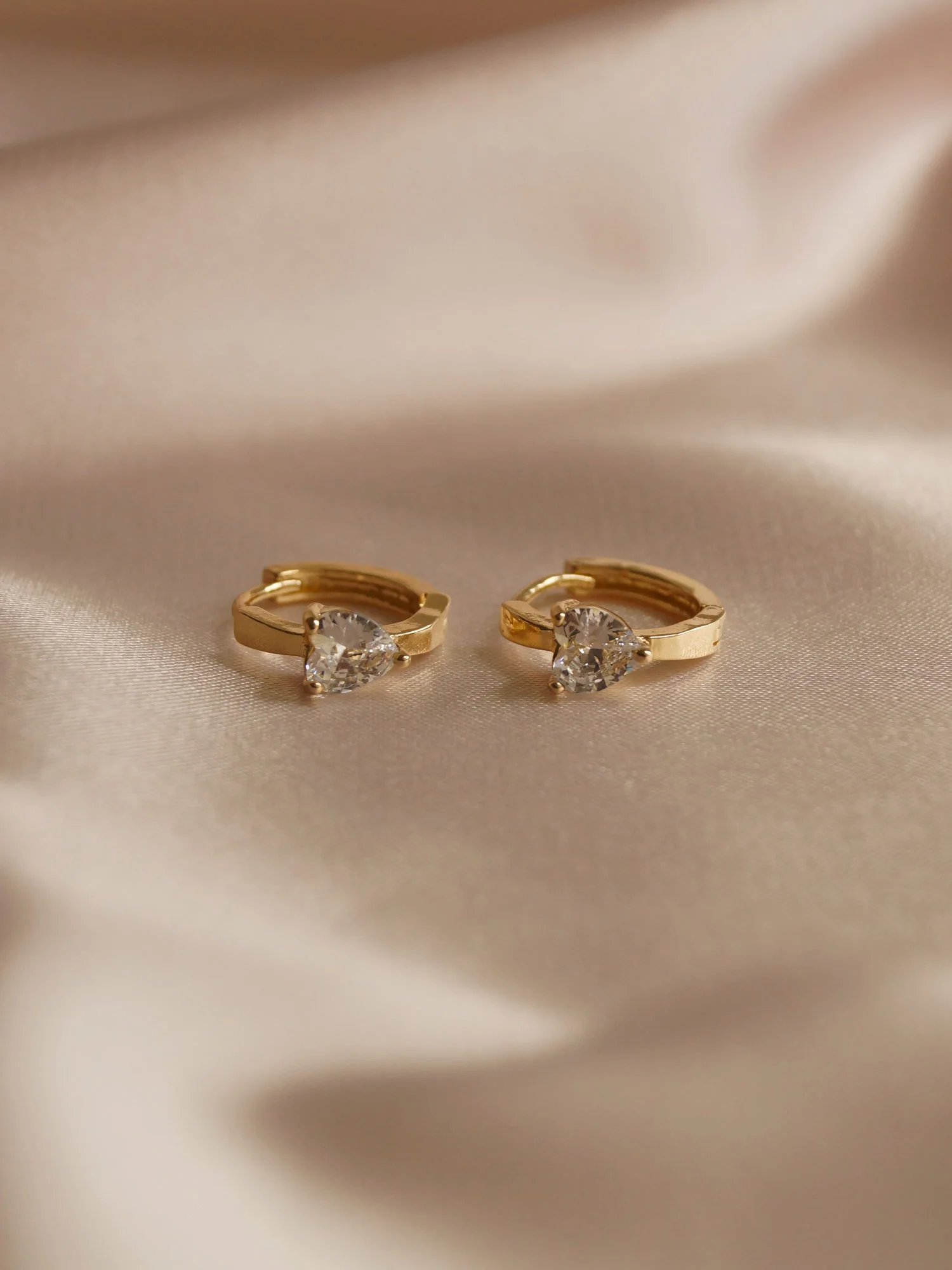 POPPY Huggies - Clear *Gold-plated - Image 6