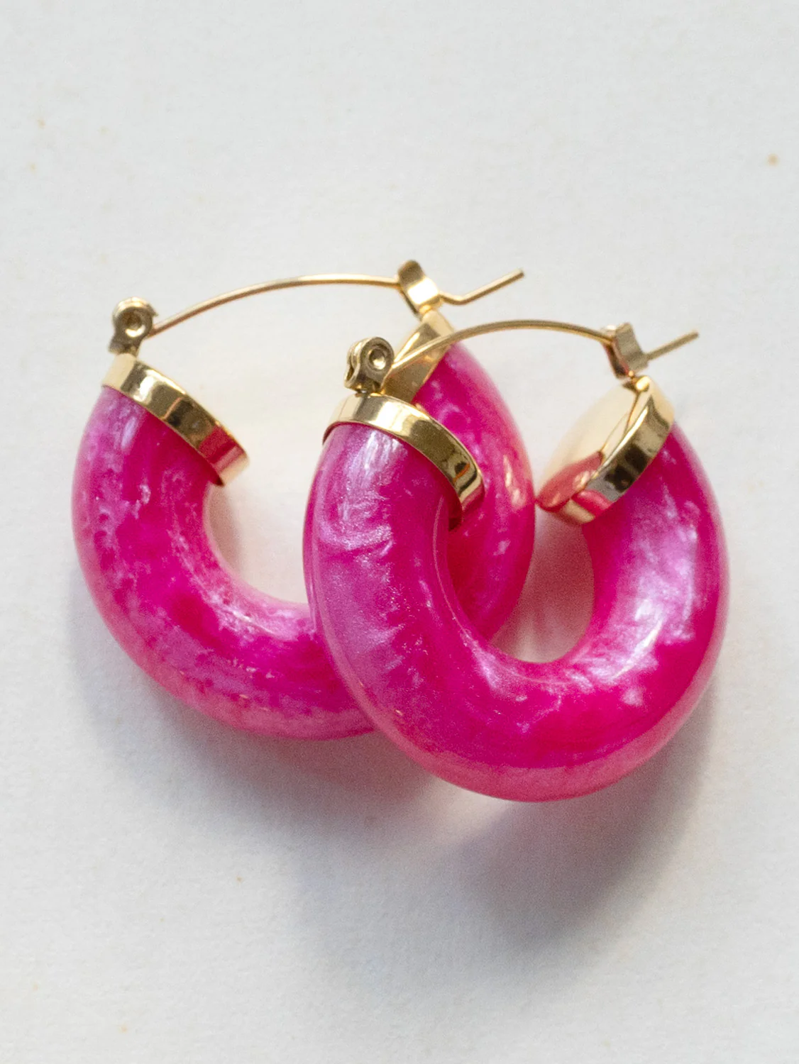 Round Resin Hoops - Magenta - Image 2
