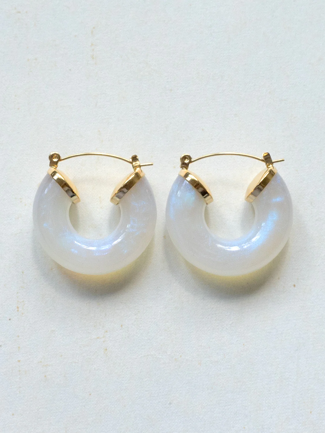 Round Resin Hoops - White - Image 4