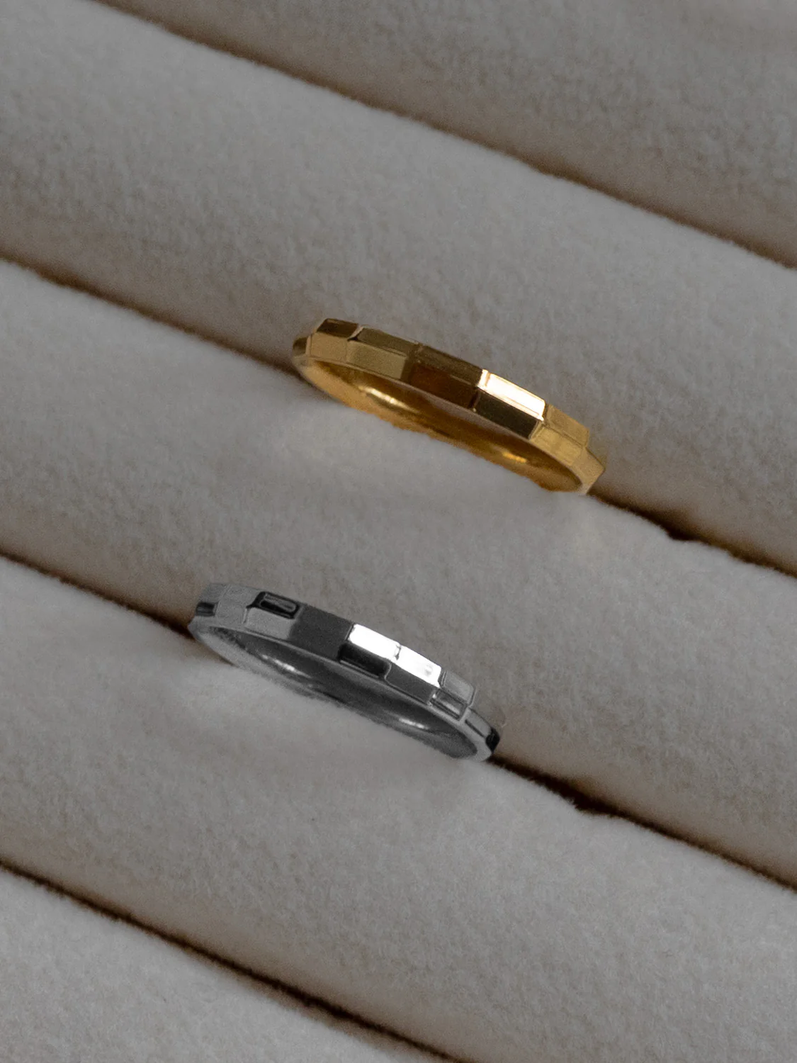 Smooth Hammered Ring, Stainless Steel - Silver - Image 4