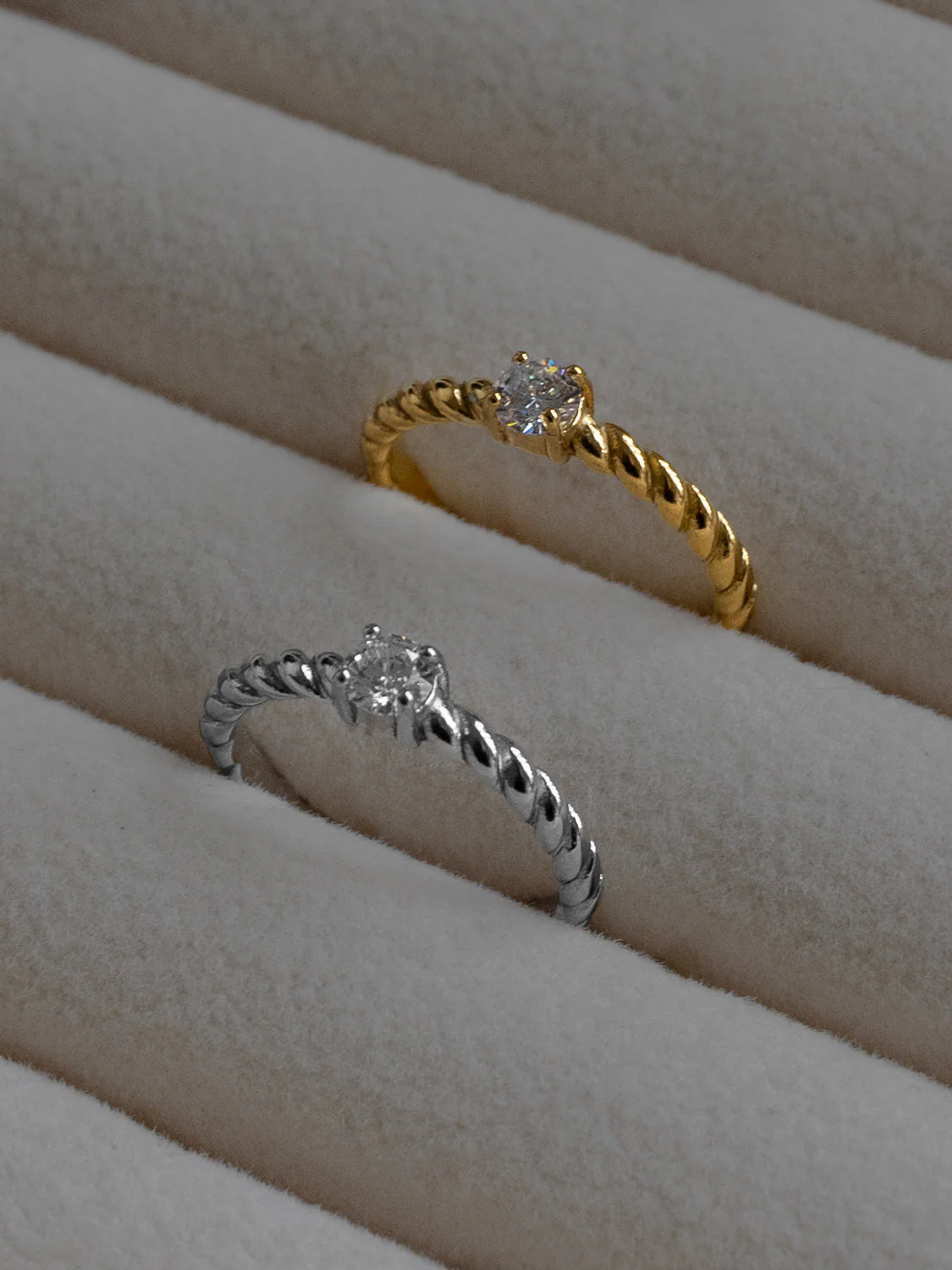 Solo Diamond Twist Ring, Stainless Steel - Gold - Image 2