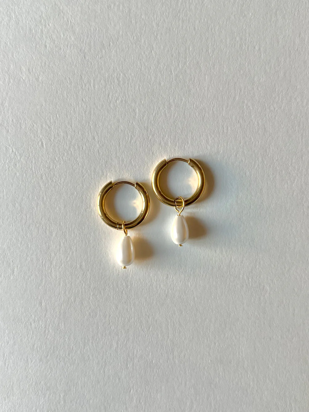 Teardrop Stainless Steel Hoops - Pearls Mini - Image 3