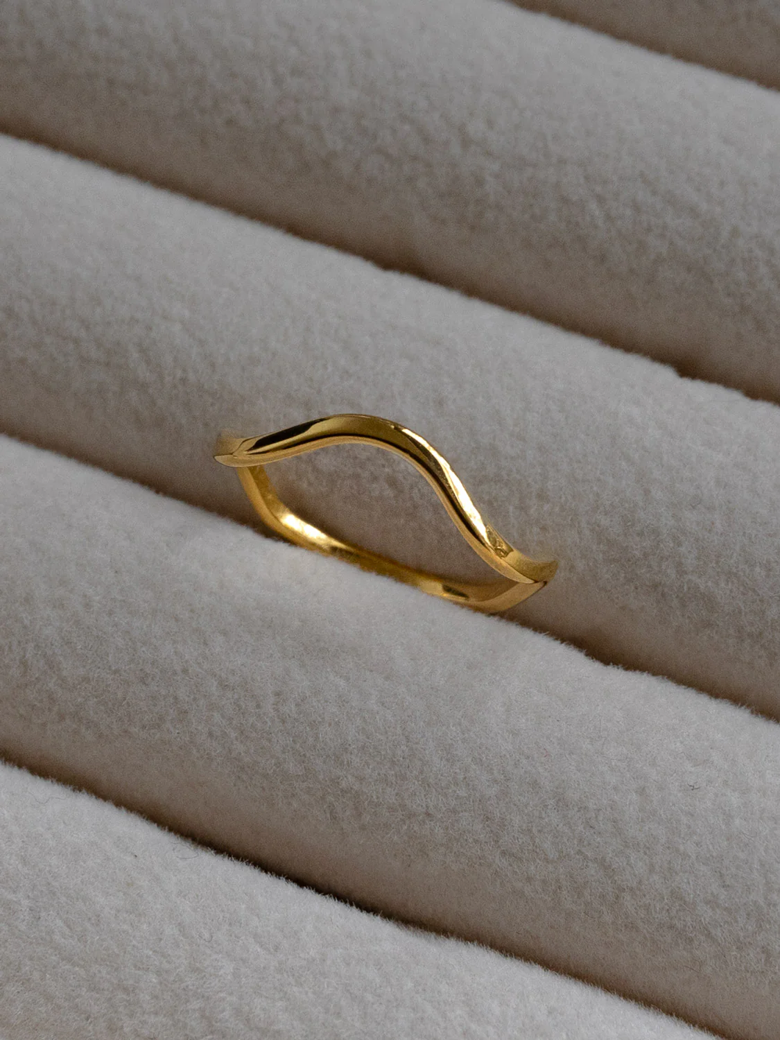 Thin Wave Ring, Stainless Steel - Gold